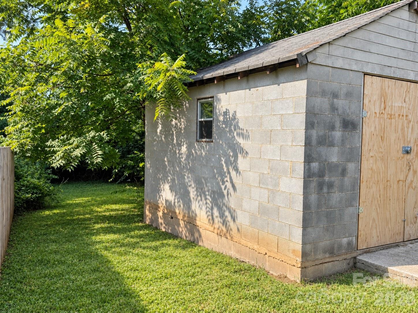main property photo 12