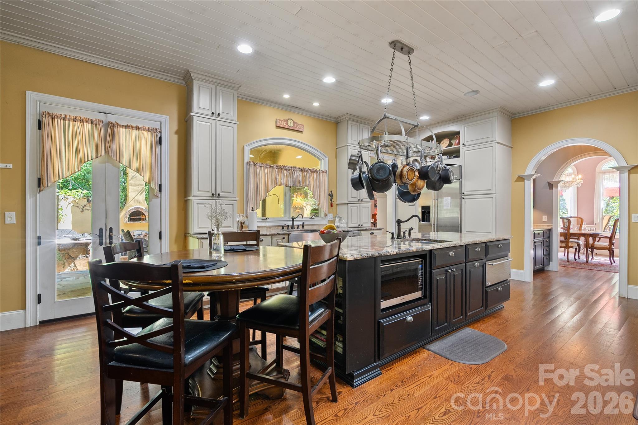 main property photo 10