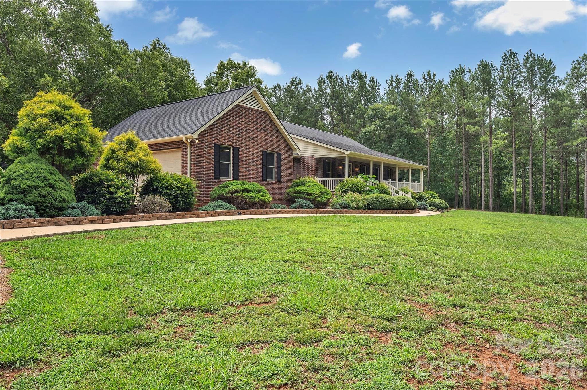 main property photo 27