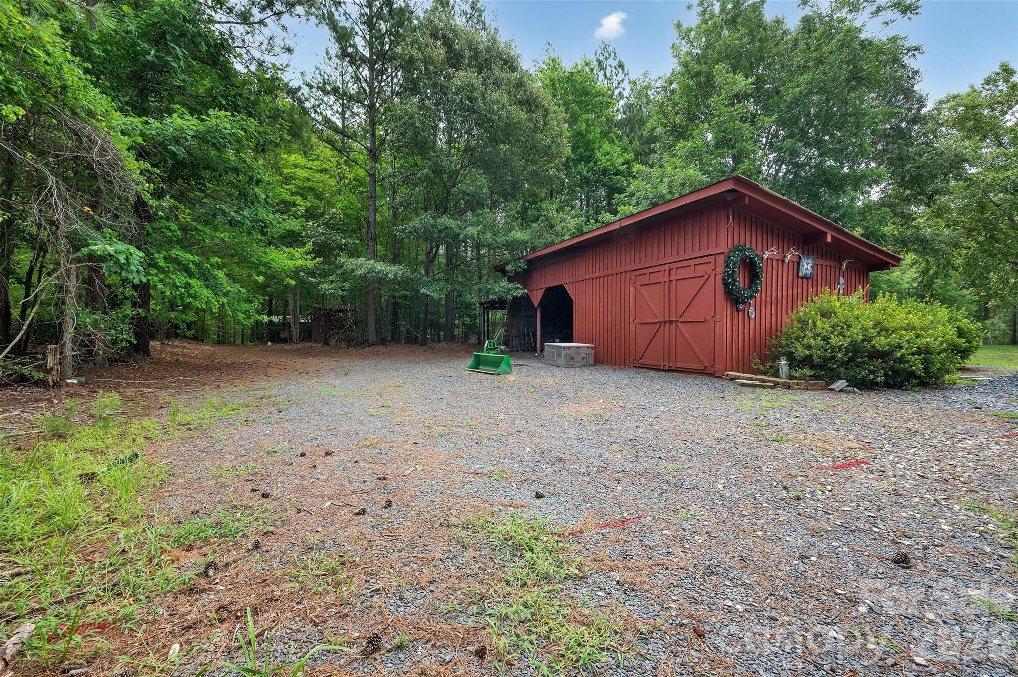 main property photo 35