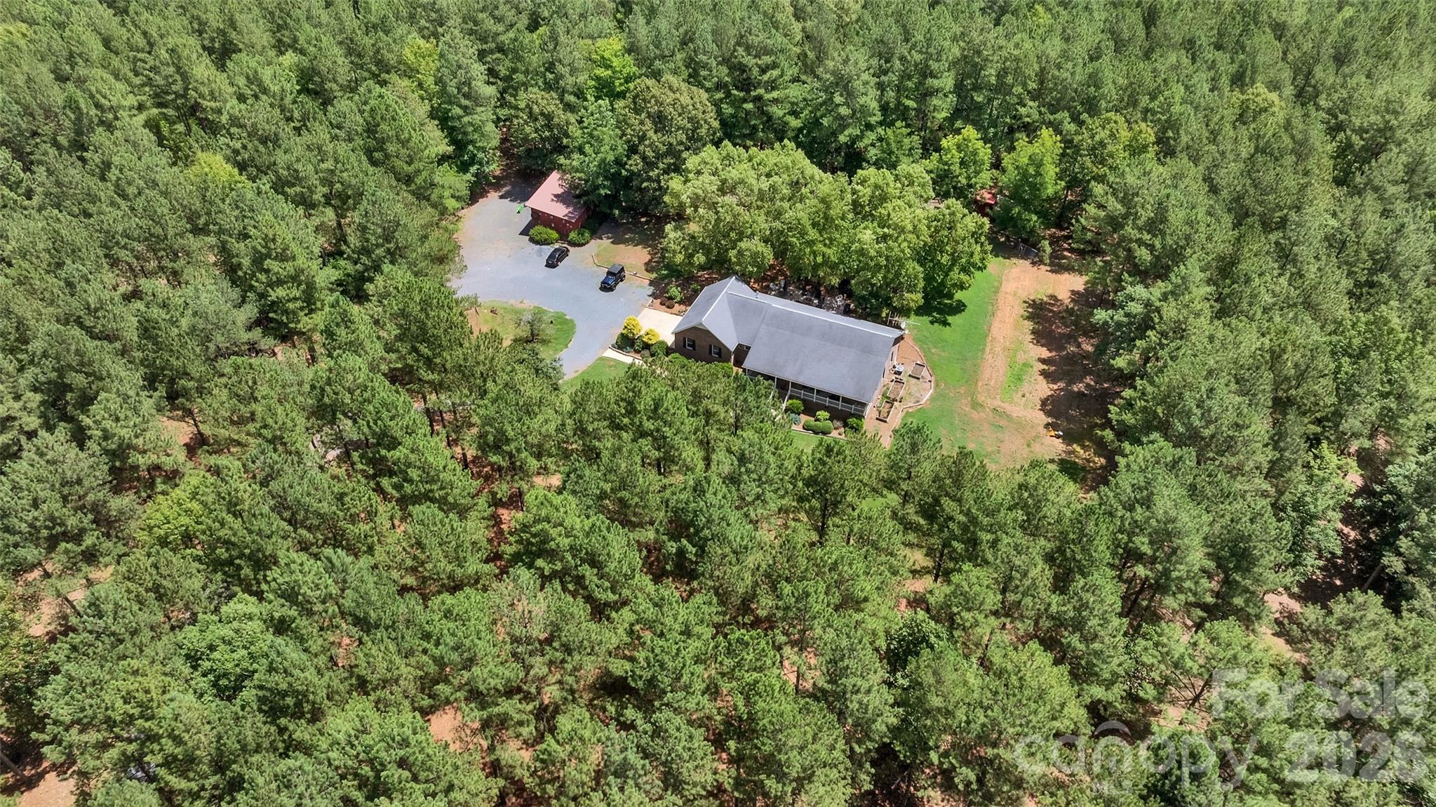 main property photo 40