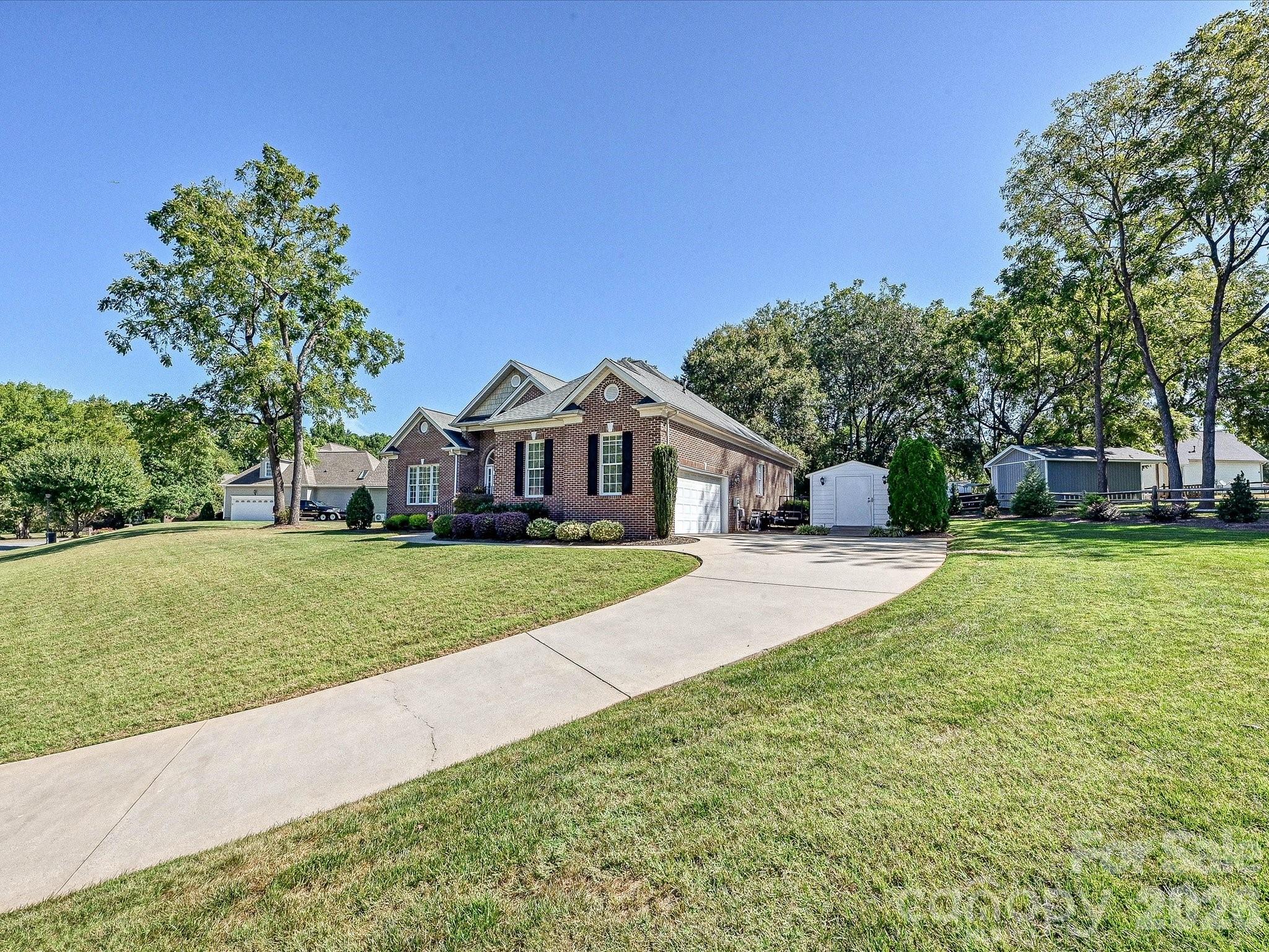 main property photo 24