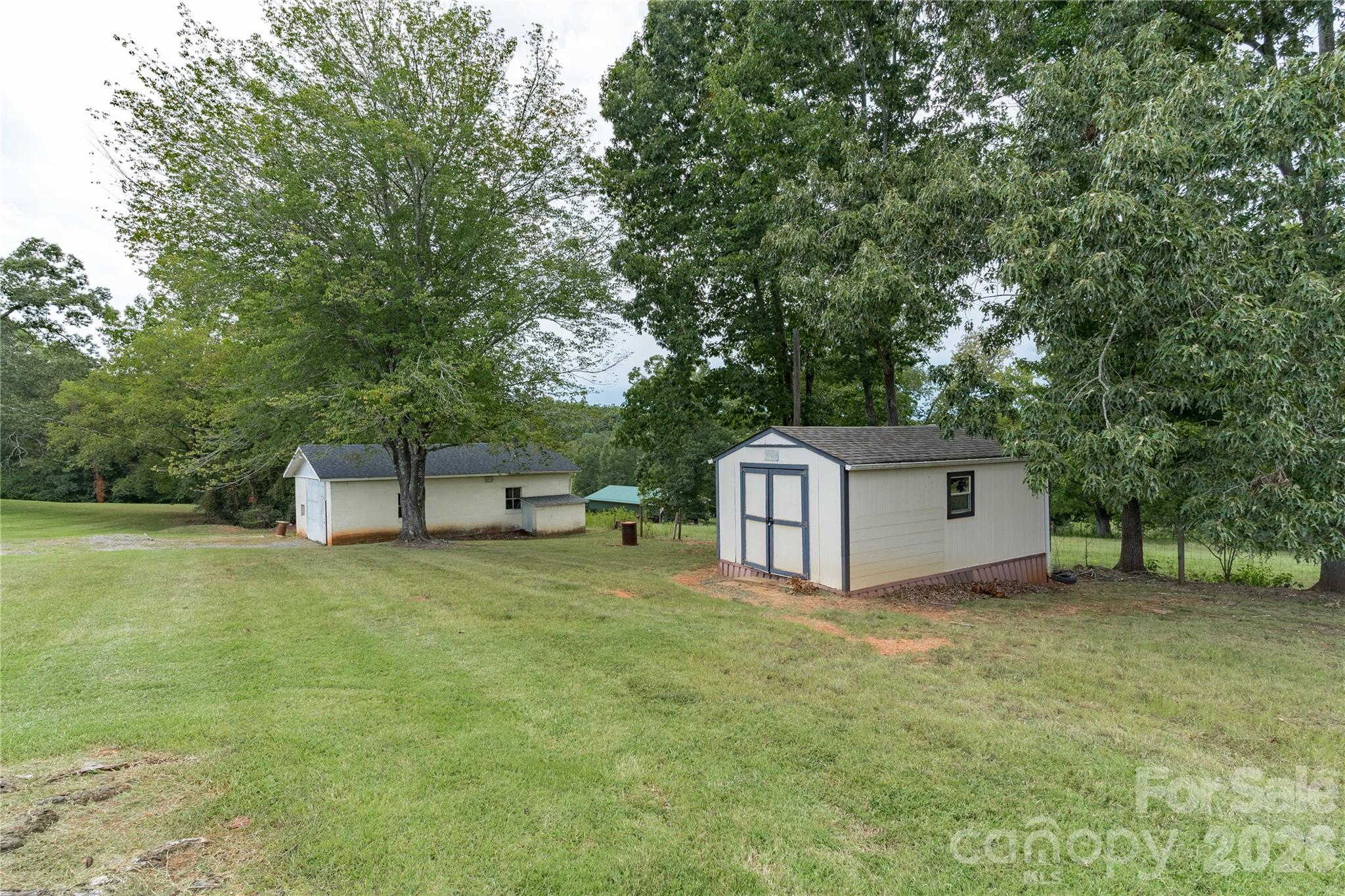 main property photo 30