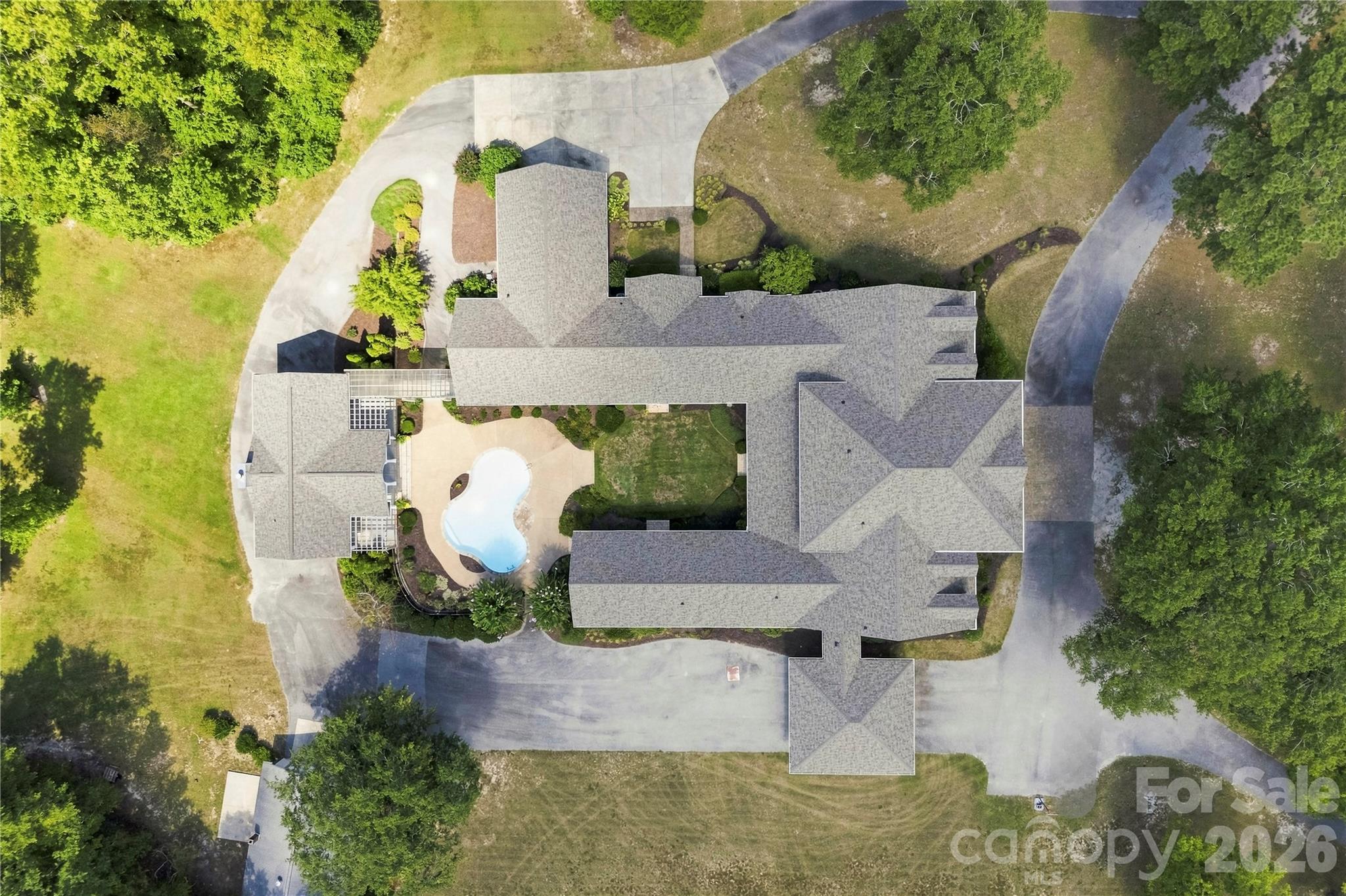 main property photo 40