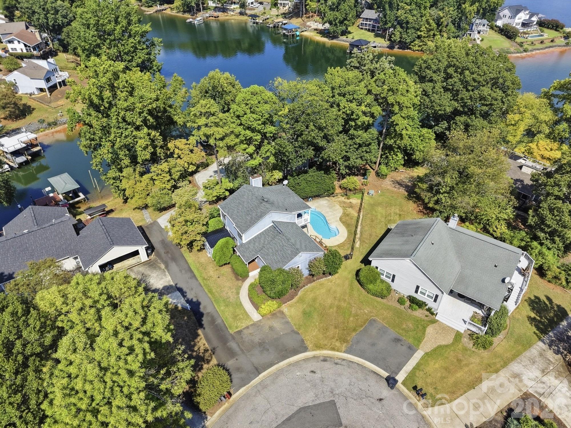 main property photo 33