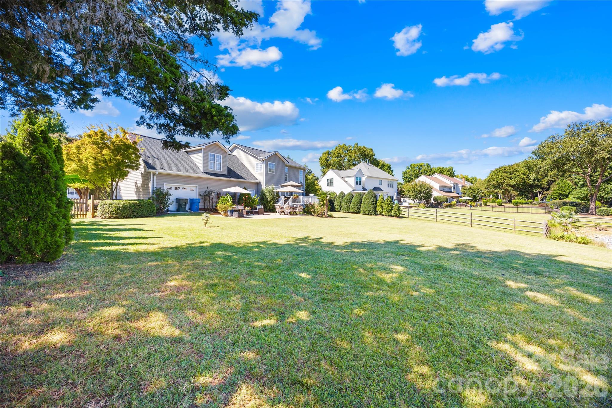 main property photo 8