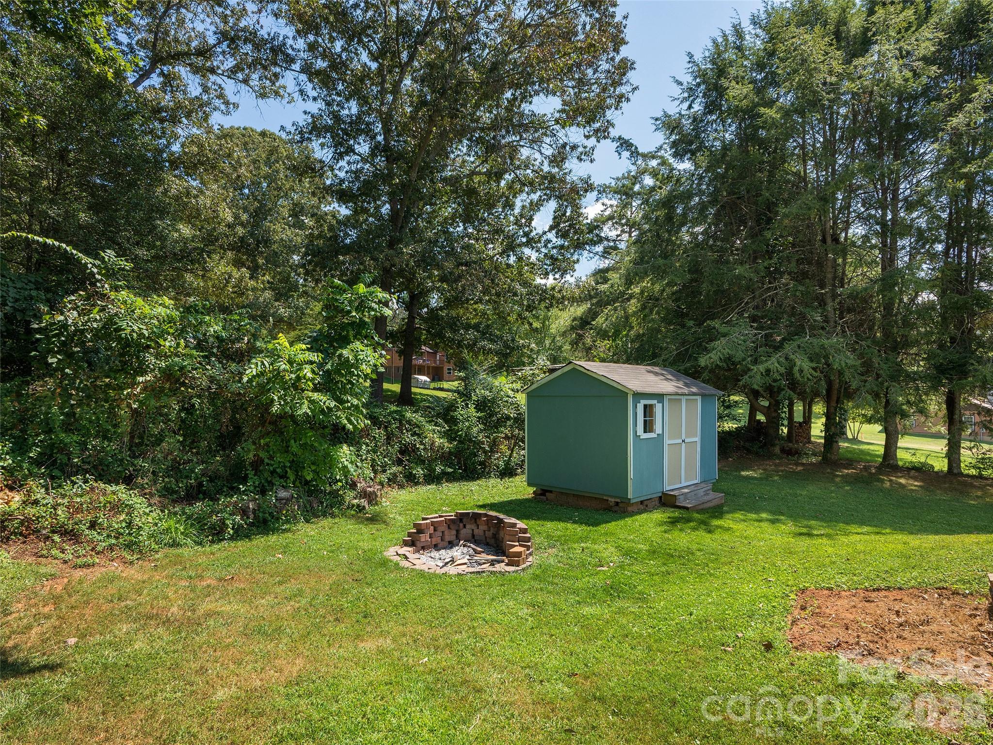 main property photo 17