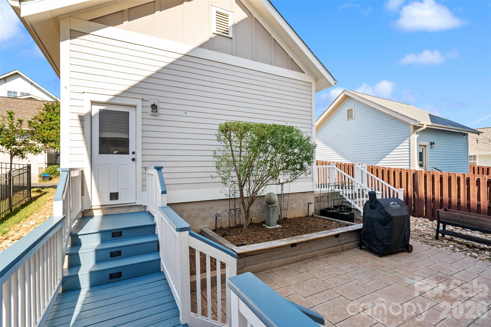 main property photo 36