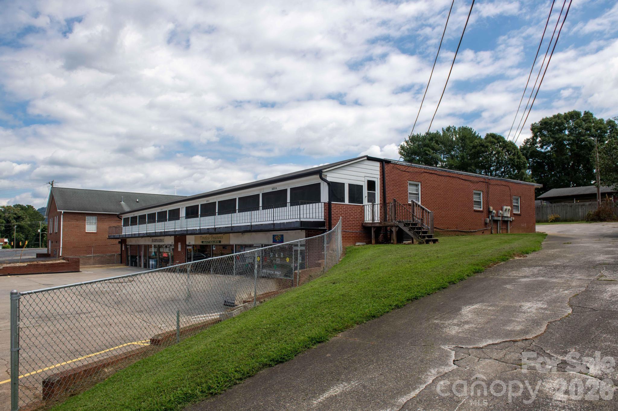 main property photo 9