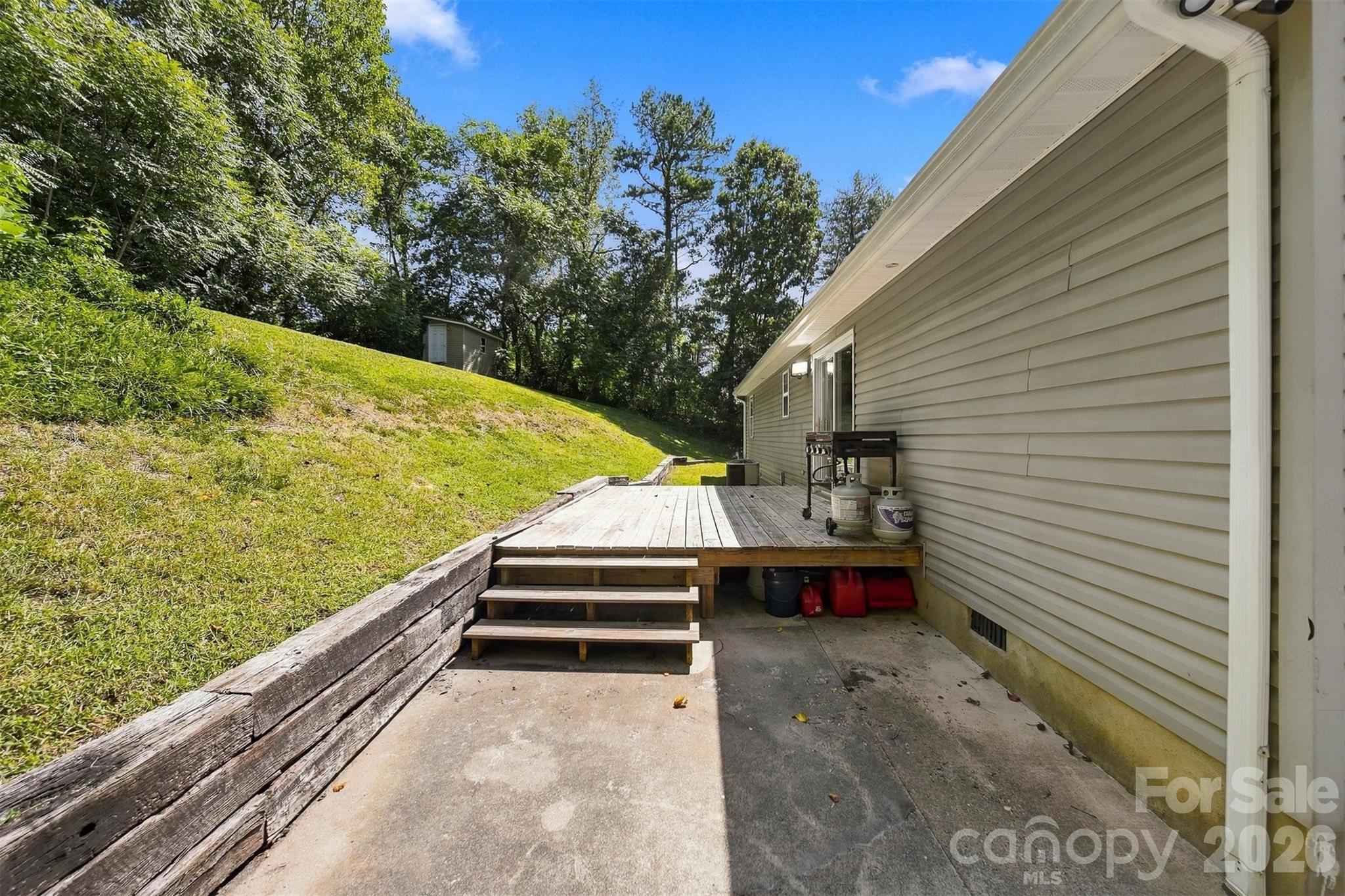 main property photo 30