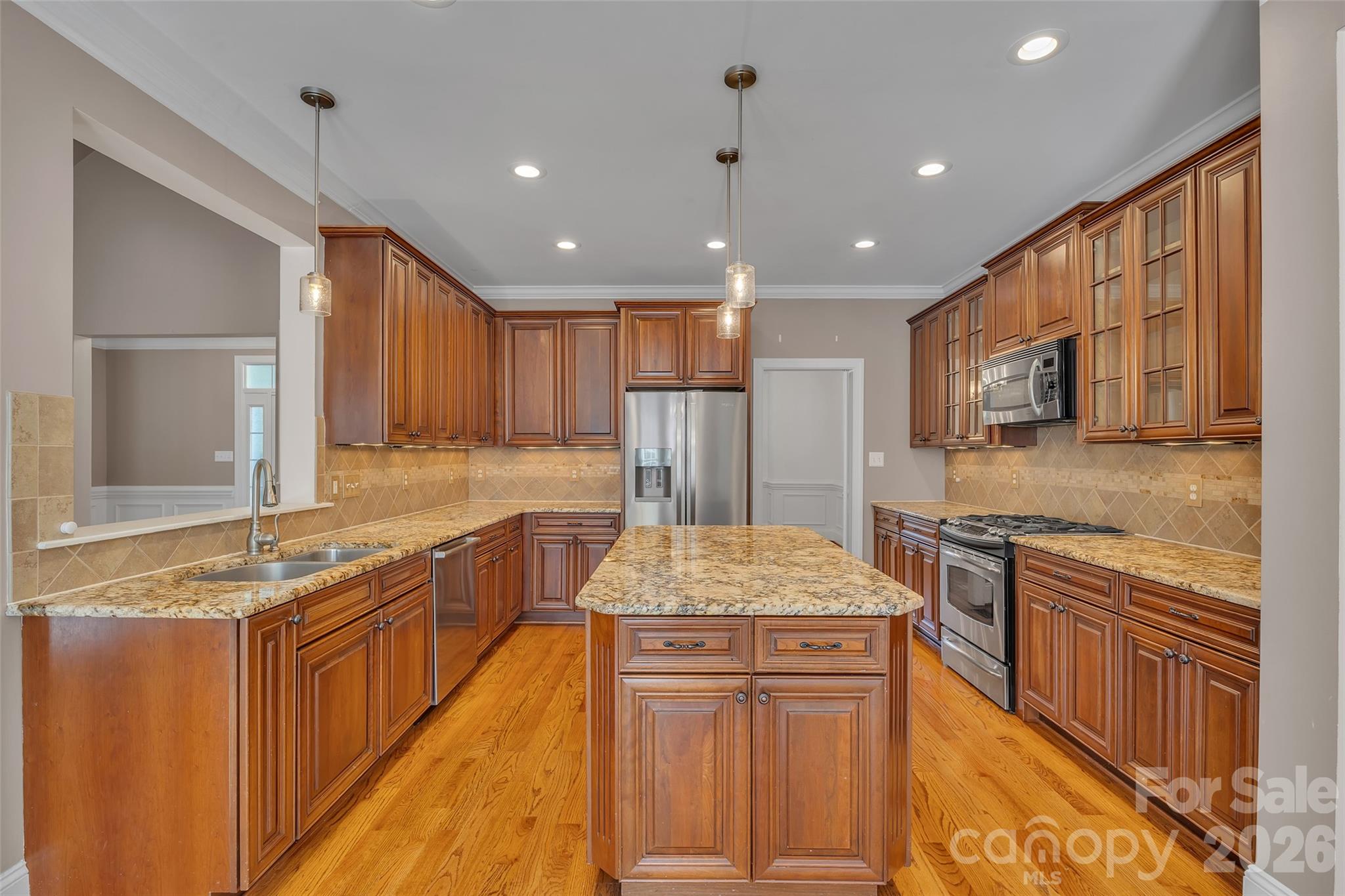 main property photo 11