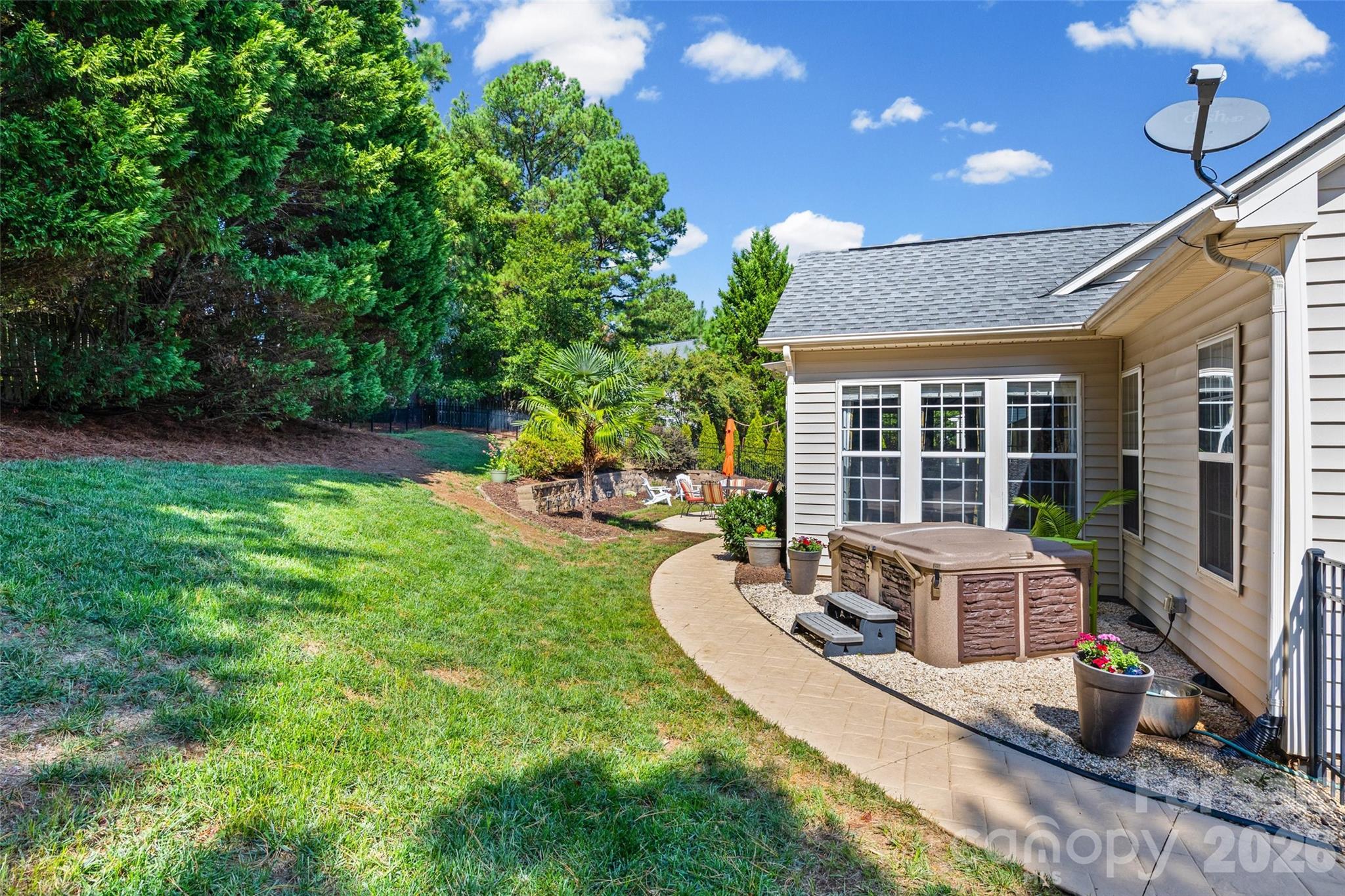 main property photo 30
