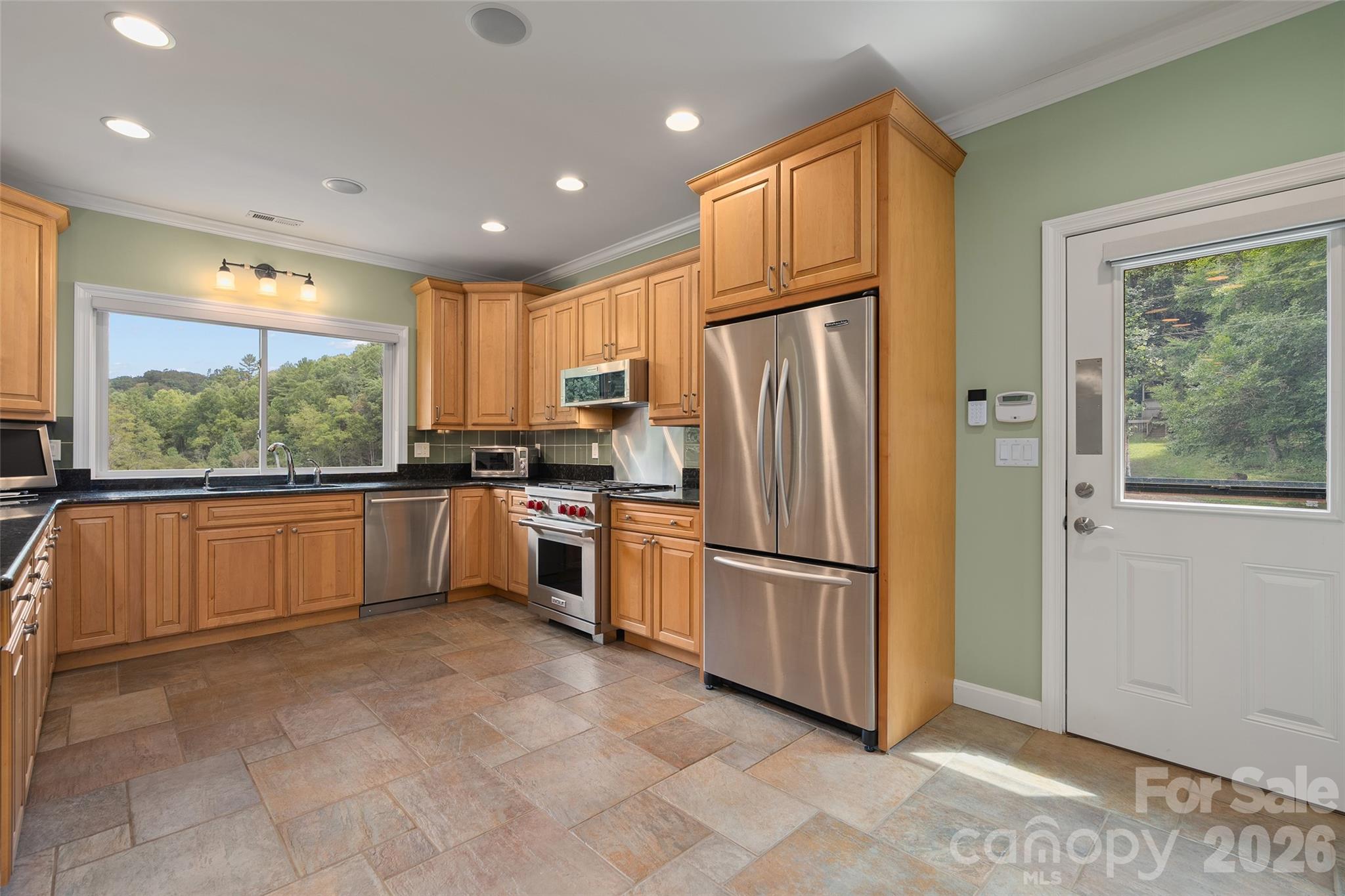 main property photo 11