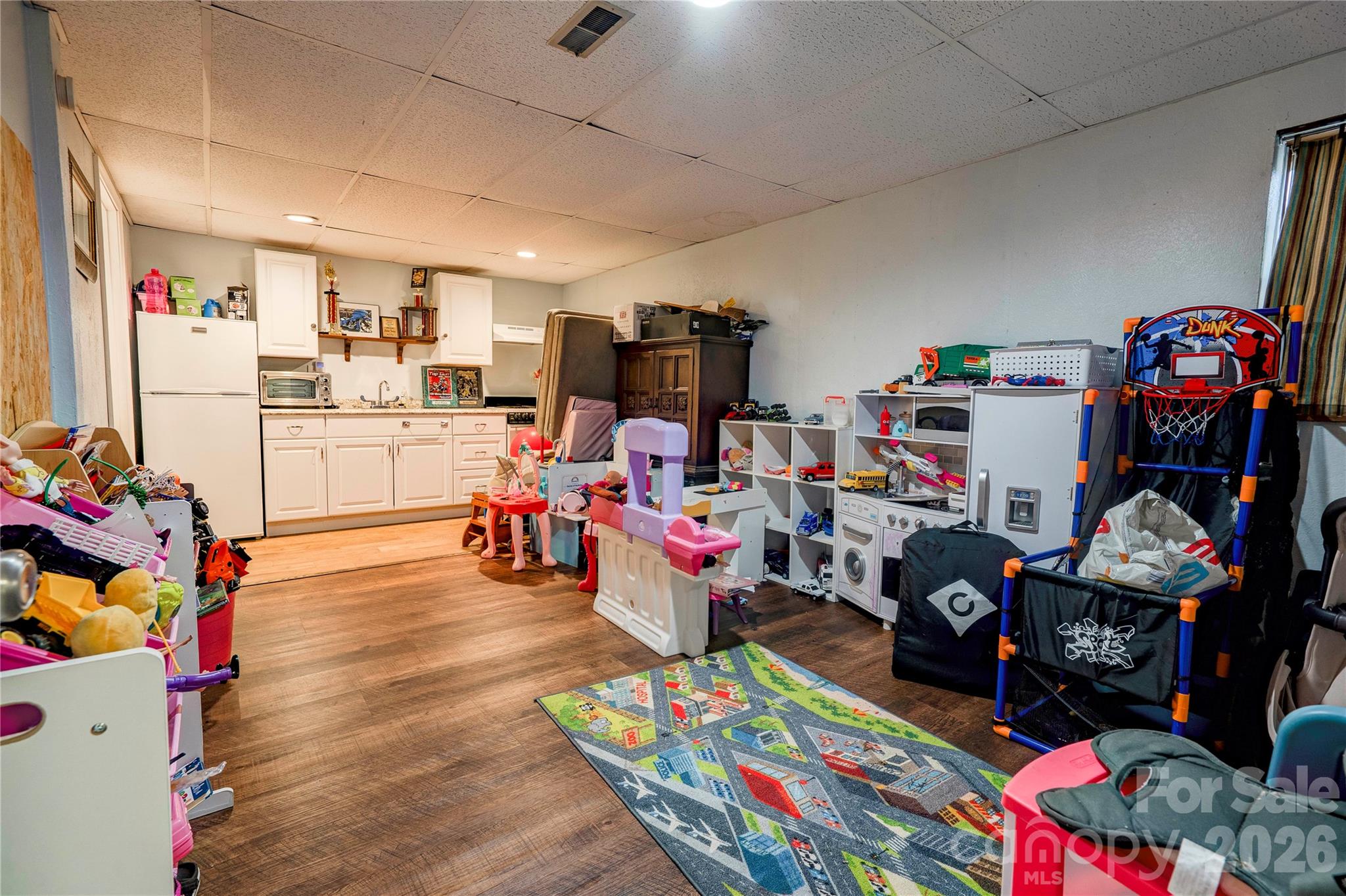 main property photo 31