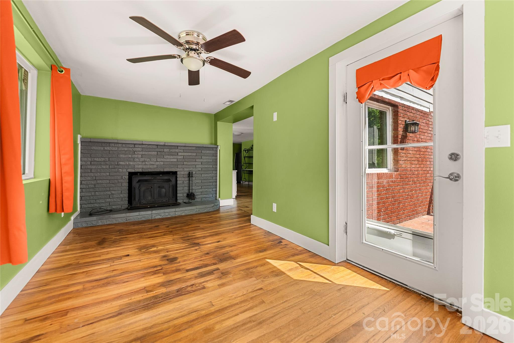 main property photo 5