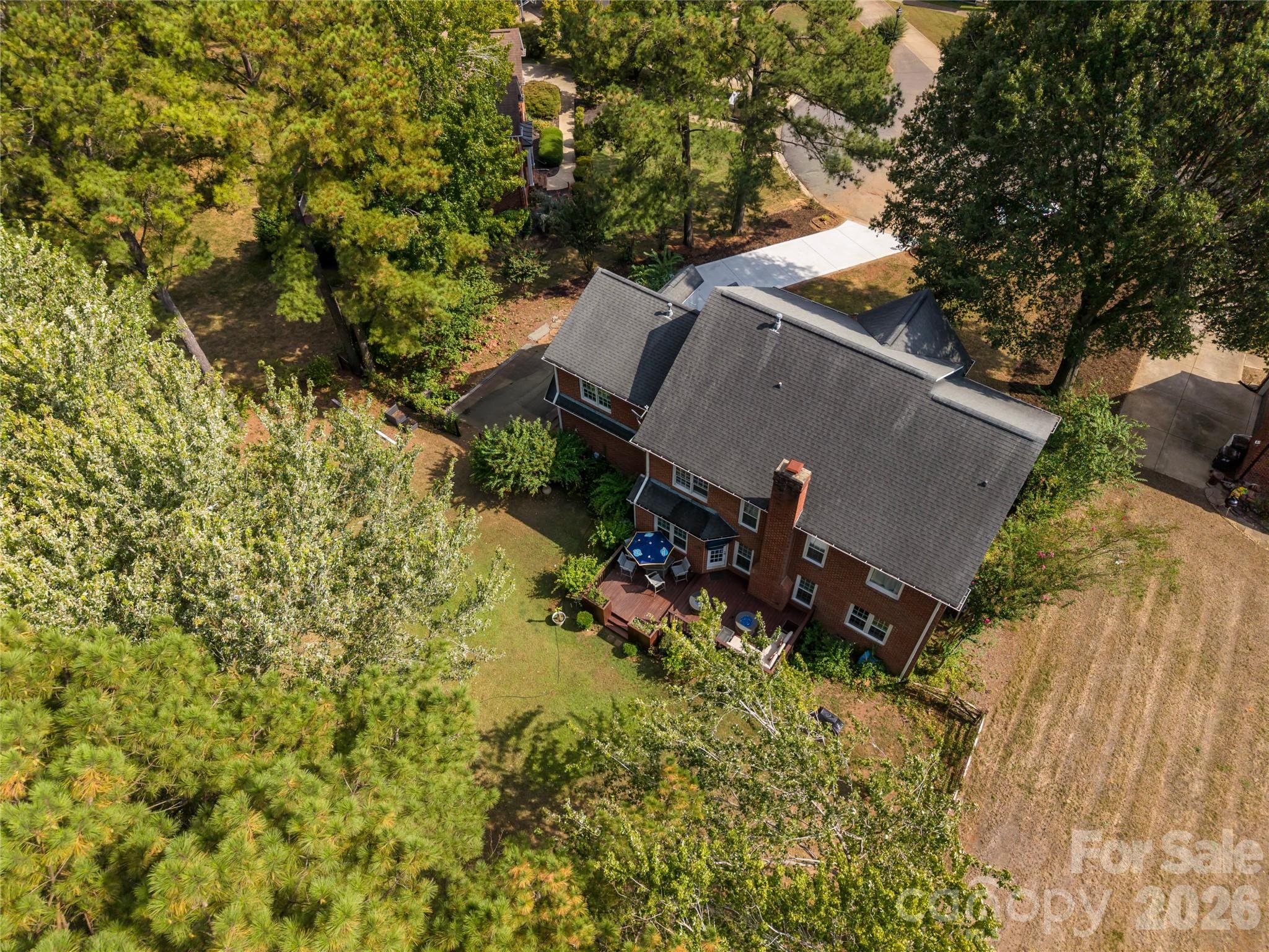 main property photo 28