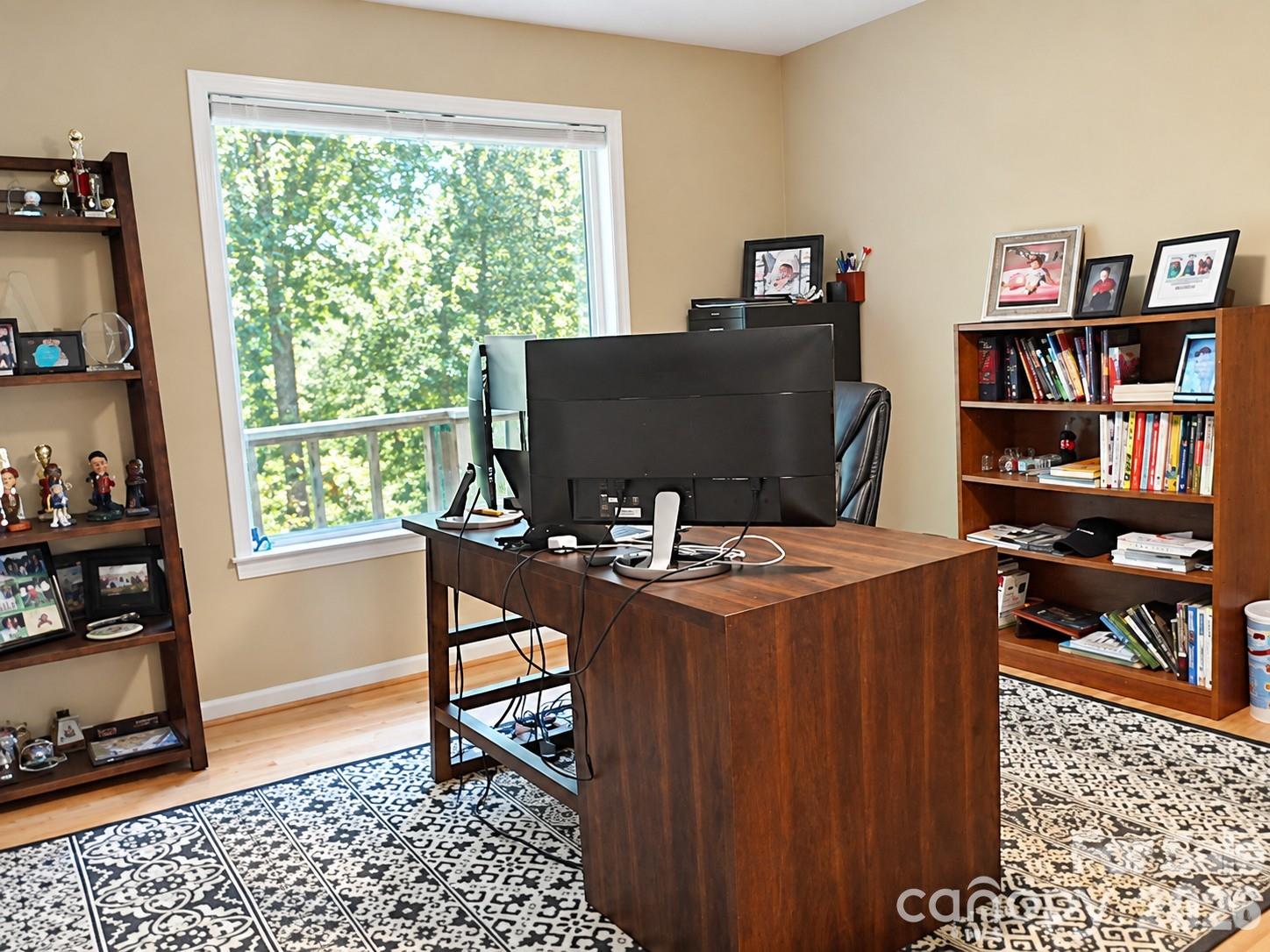 main property photo 16