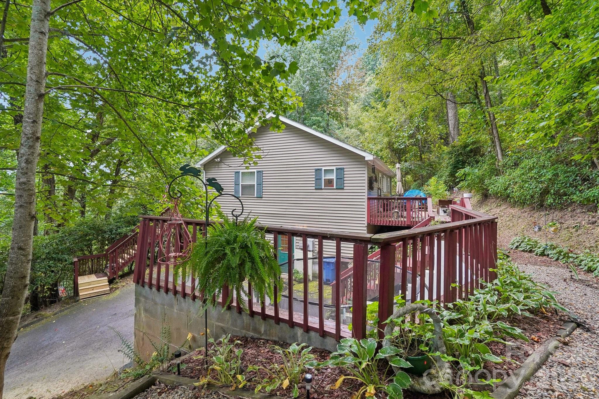 main property photo 31