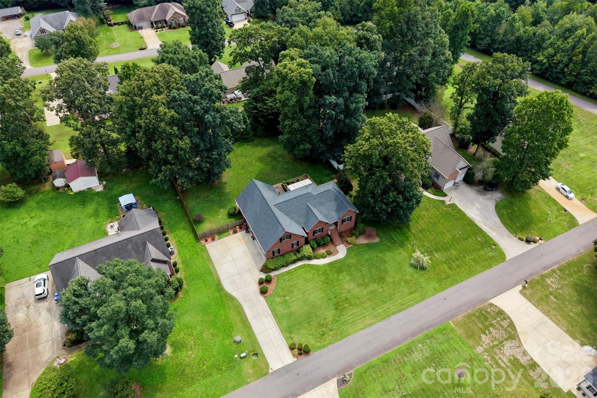 main property photo 33