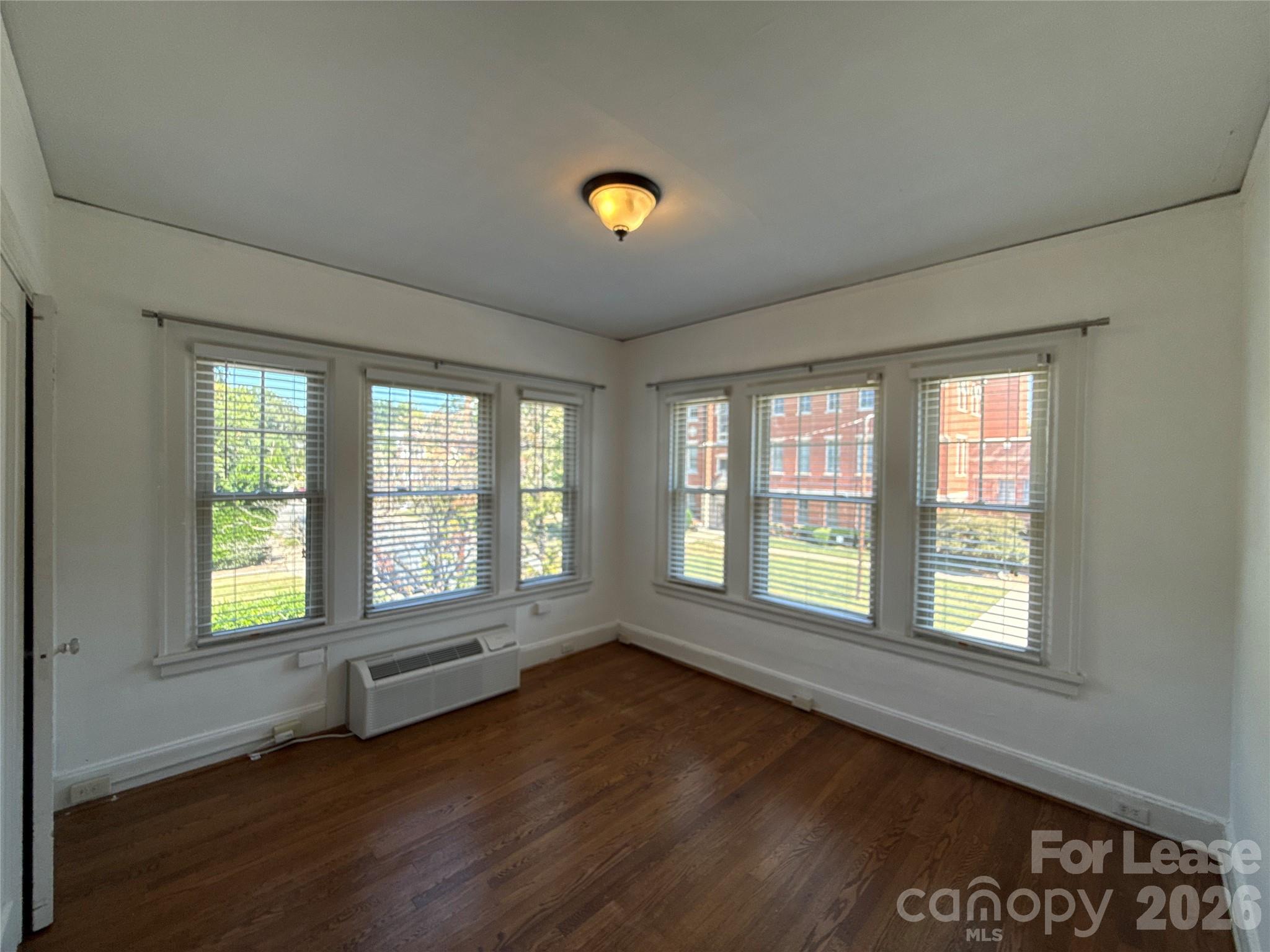 property viewer photo 7