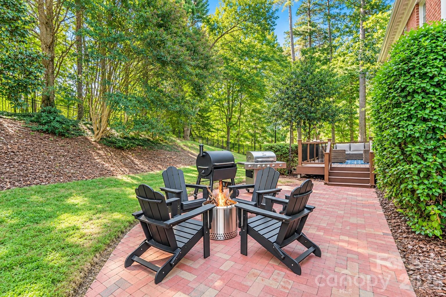 main property photo 40