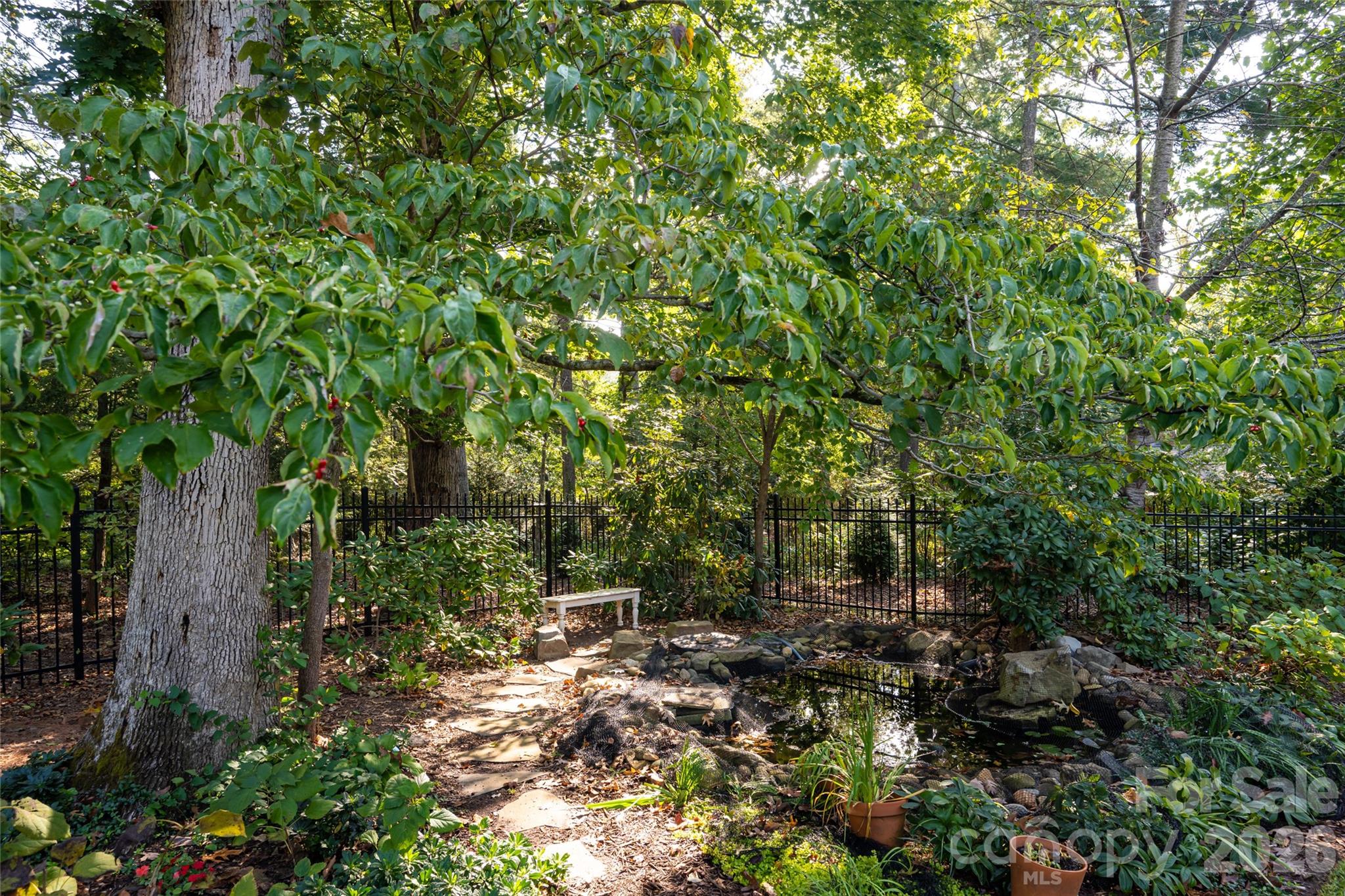 main property photo 40