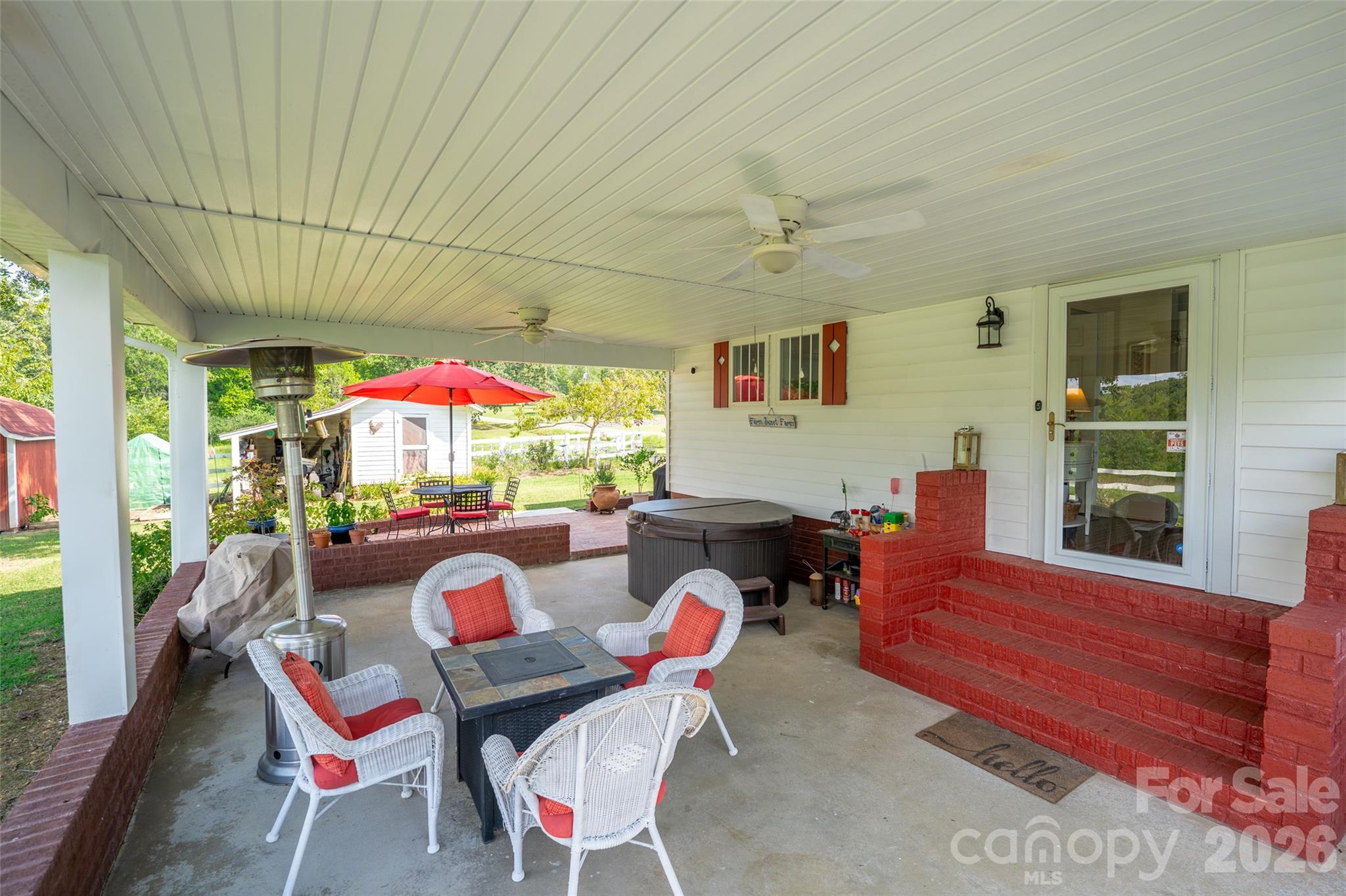 main property photo 28