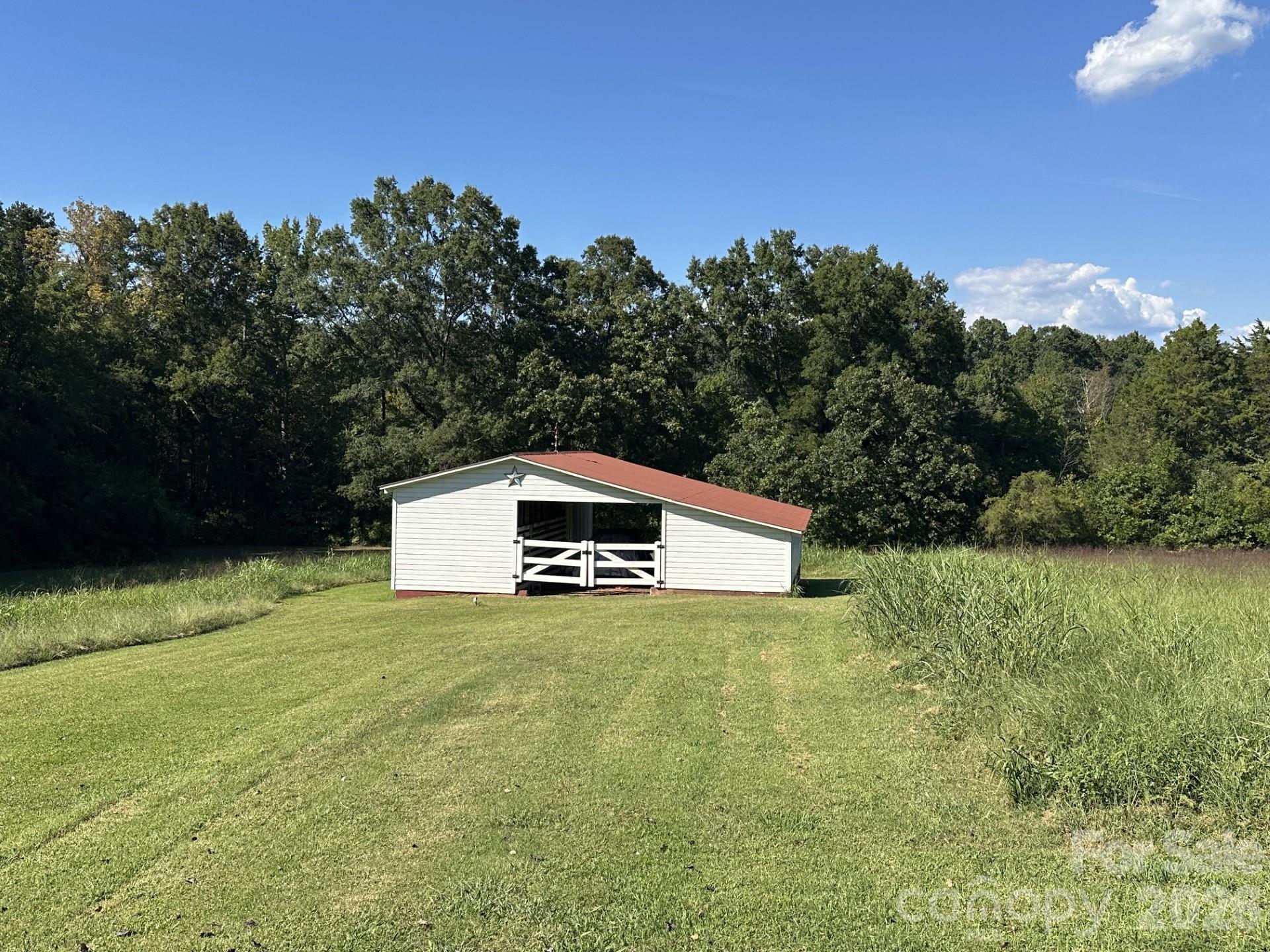 main property photo 30