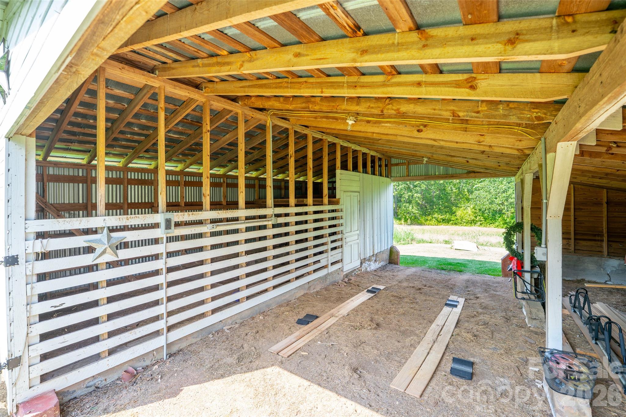 main property photo 32