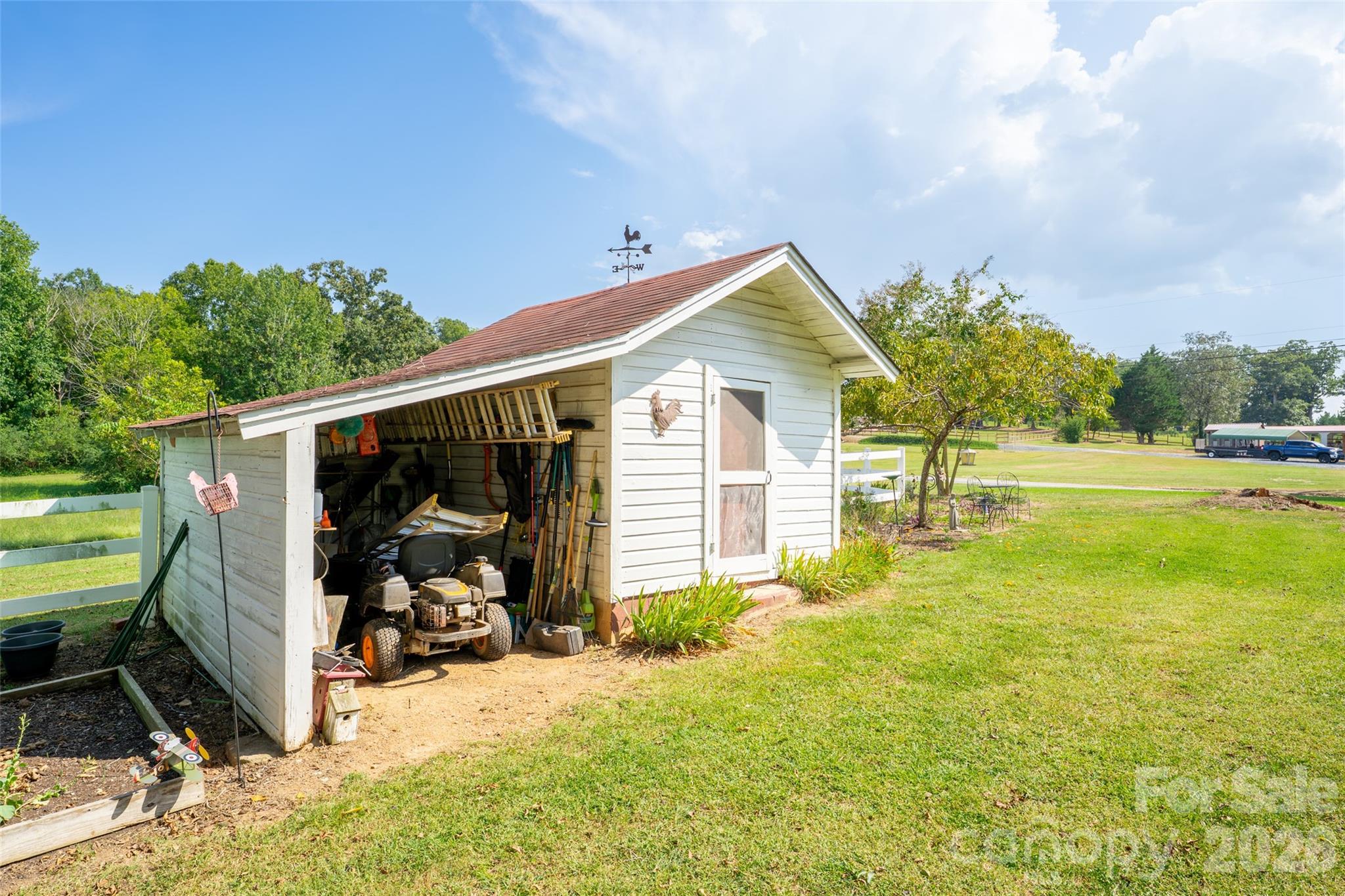 main property photo 35