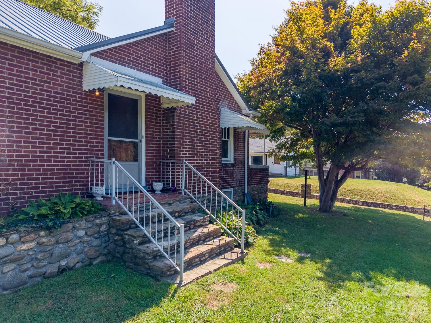 main property photo 32