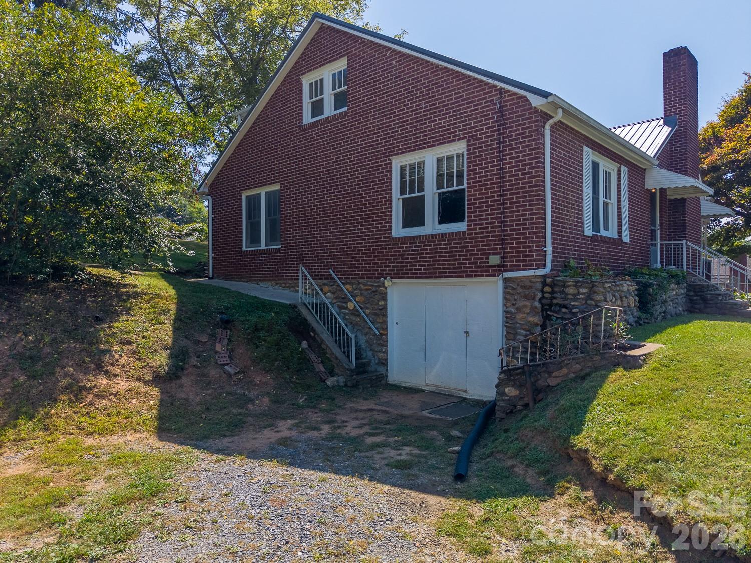 main property photo 38