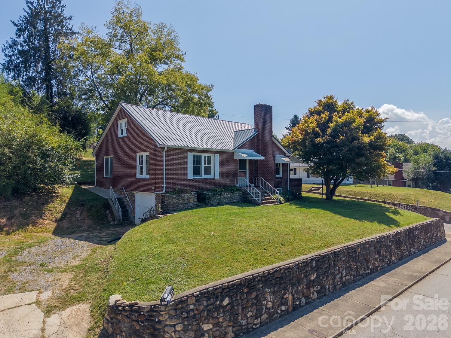 main property photo 5