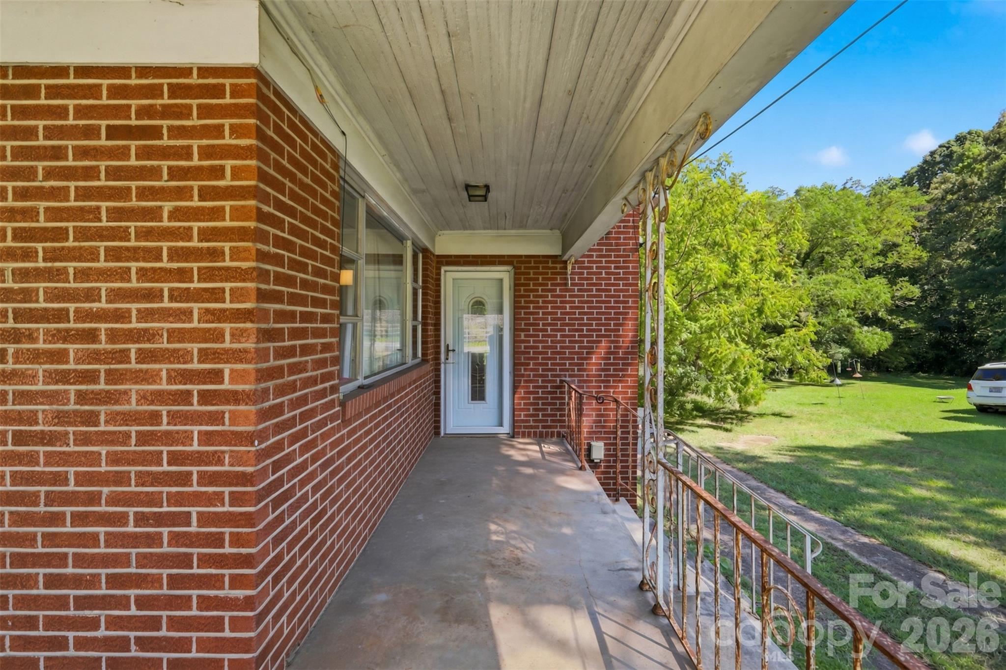 main property photo 10