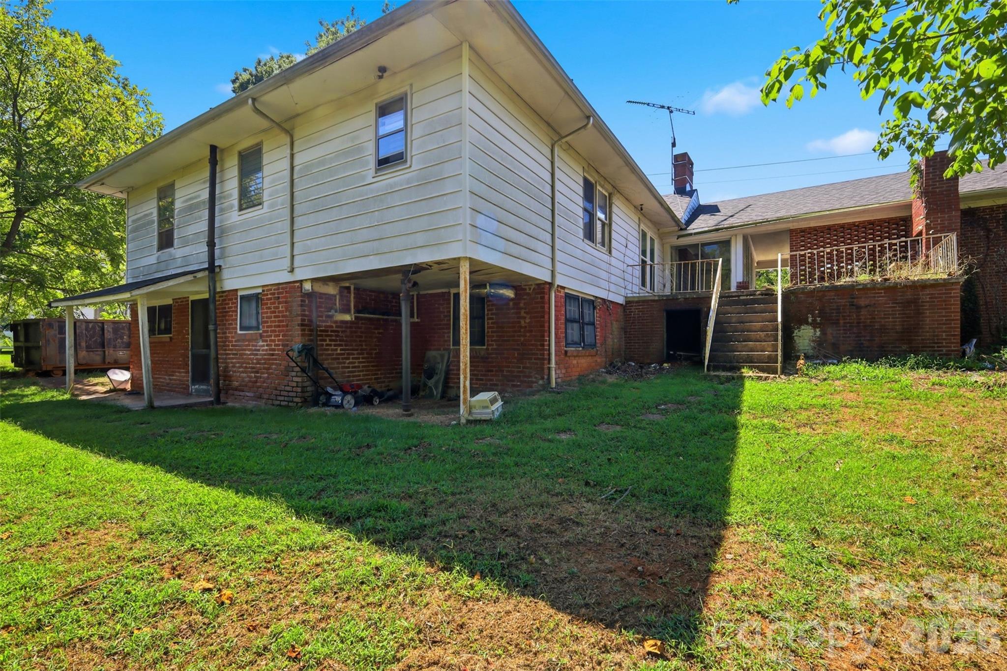 main property photo 6