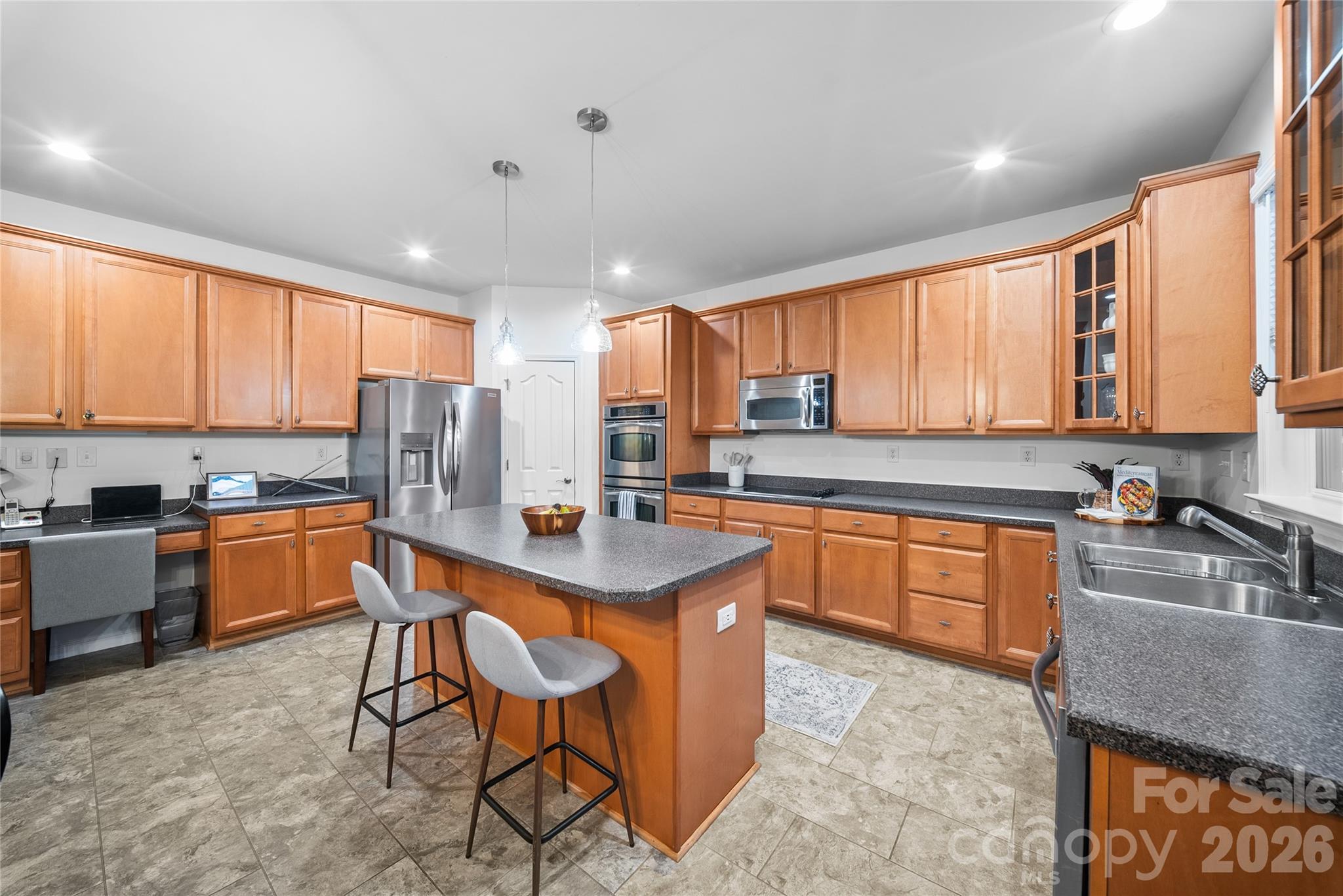 main property photo 9