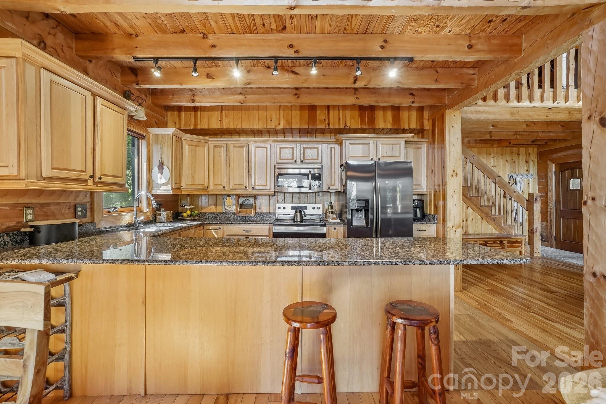 main property photo 13