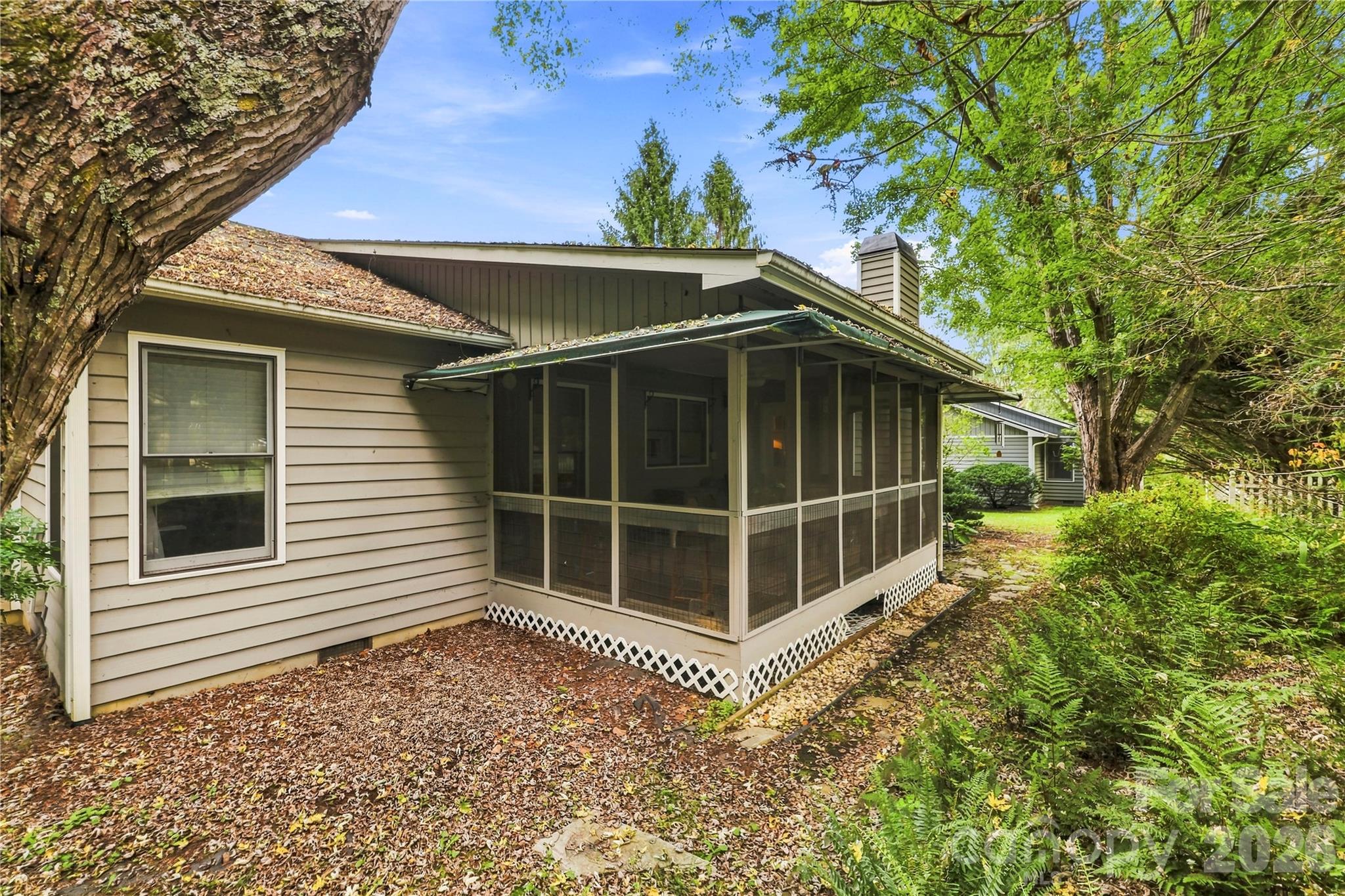main property photo 23