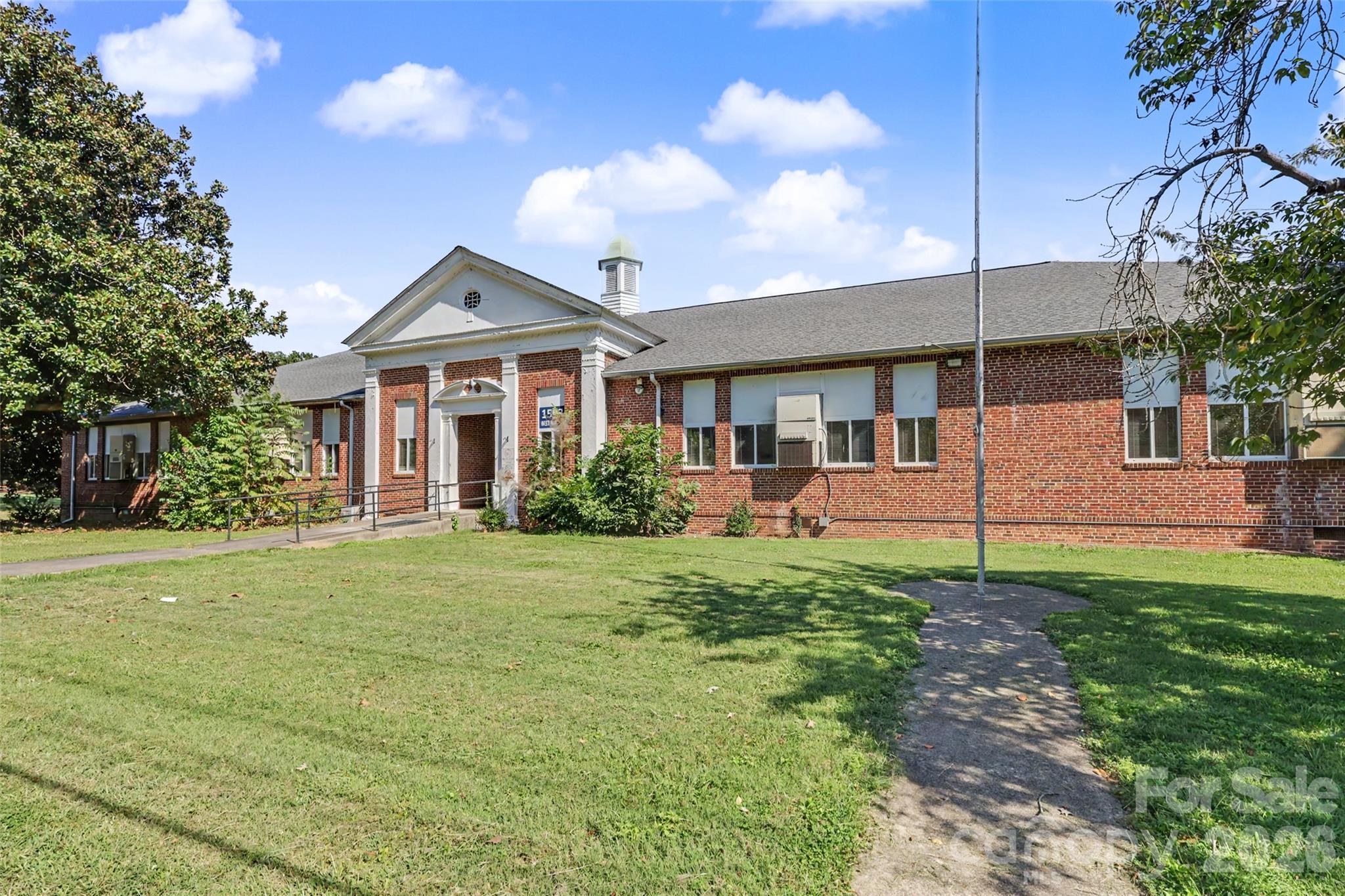 main property photo 3