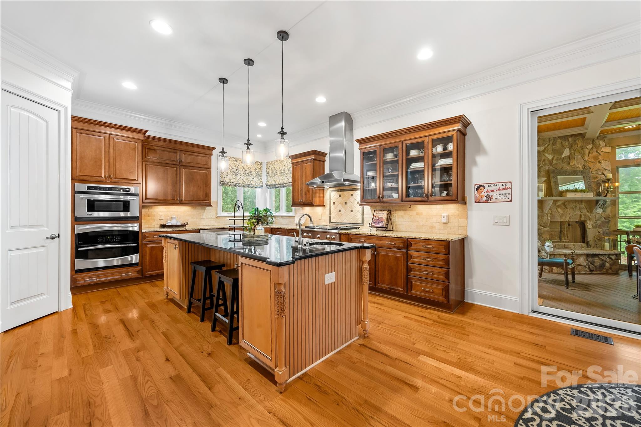main property photo 14