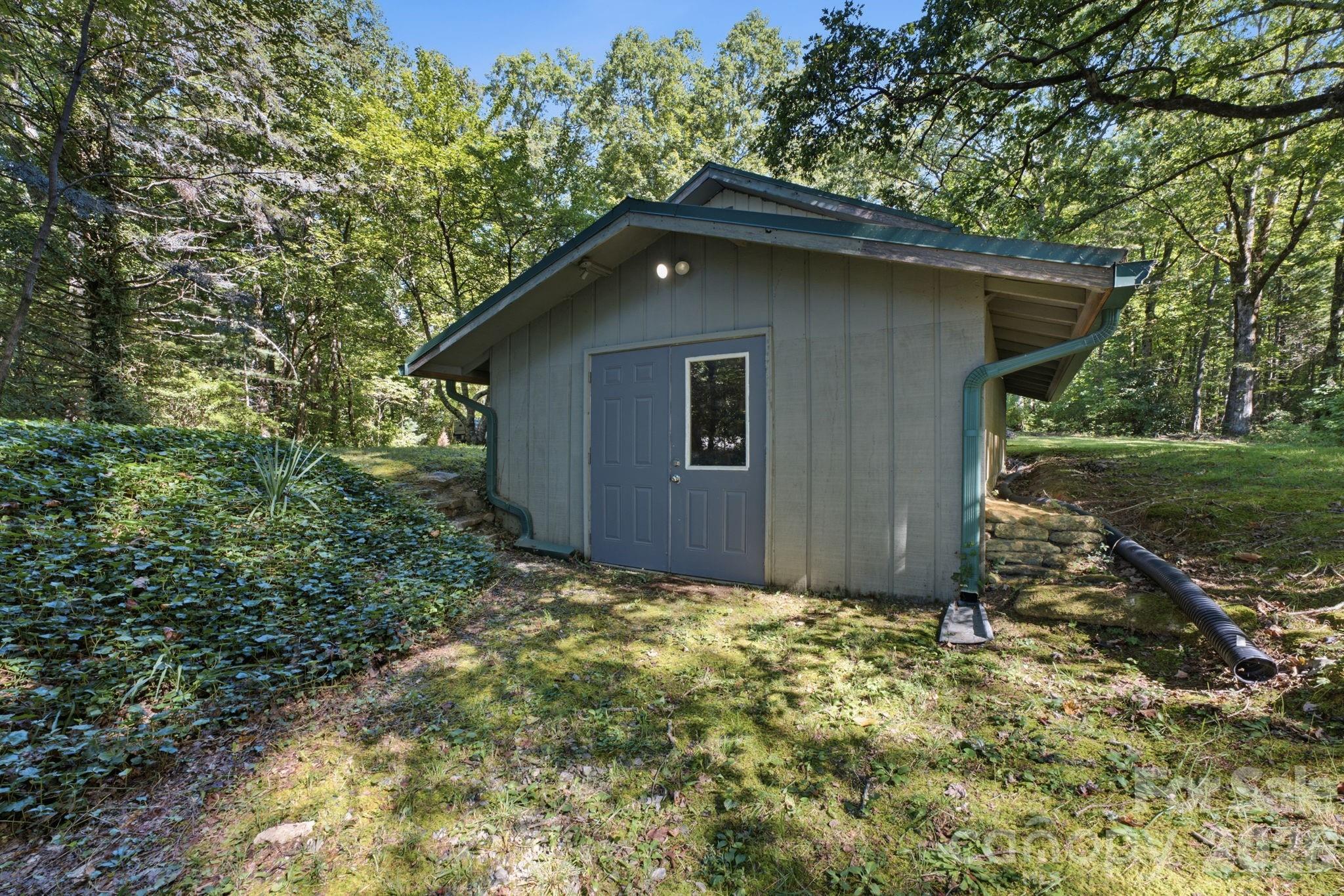 main property photo 33