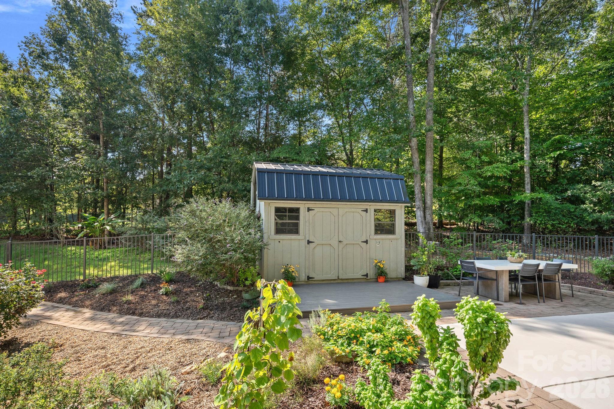 main property photo 41