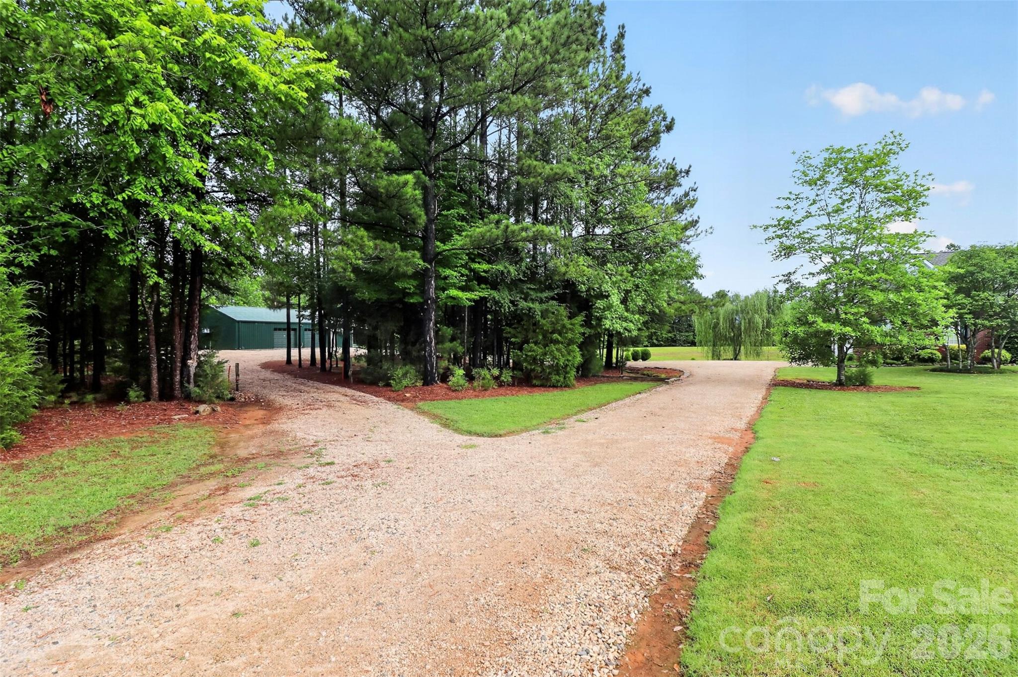 main property photo 28