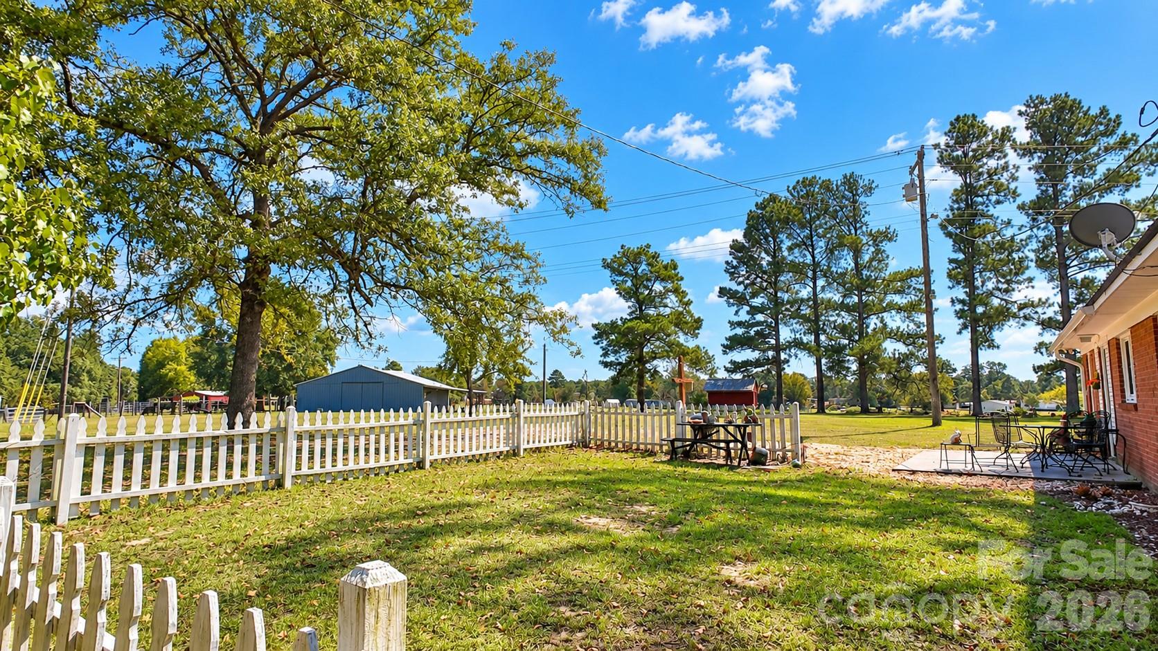 main property photo 10