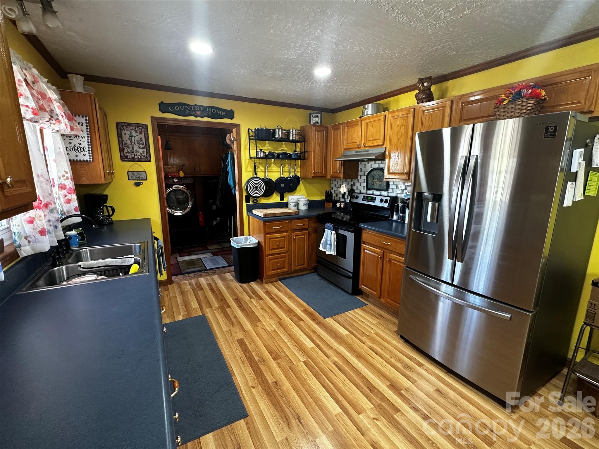 main property photo 14