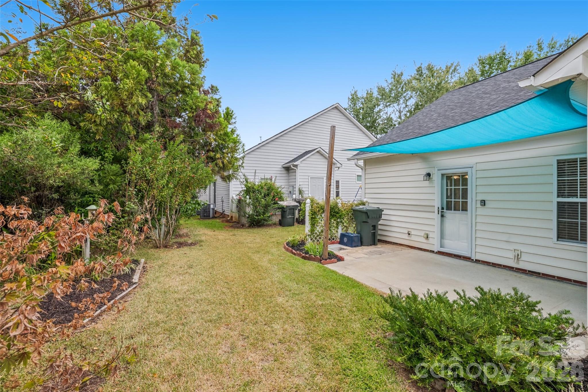 main property photo 24