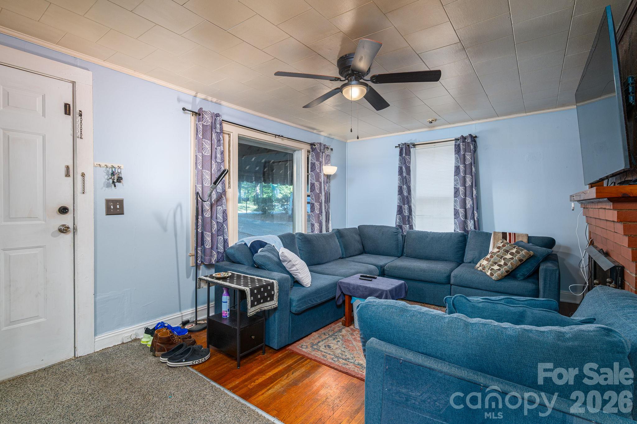 main property photo 4