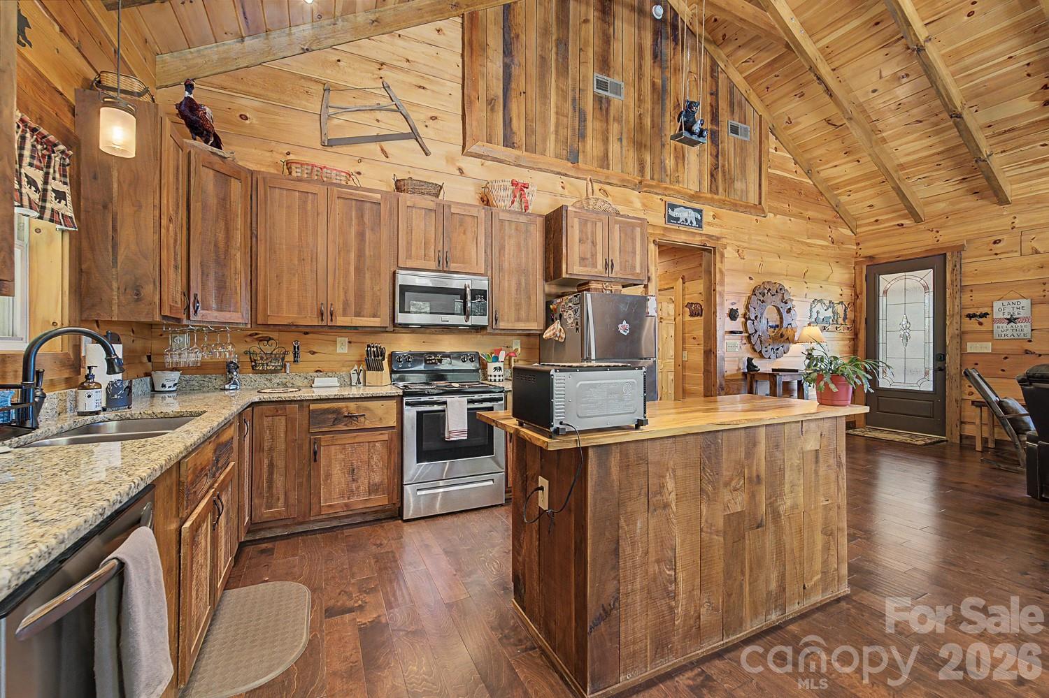 main property photo 11