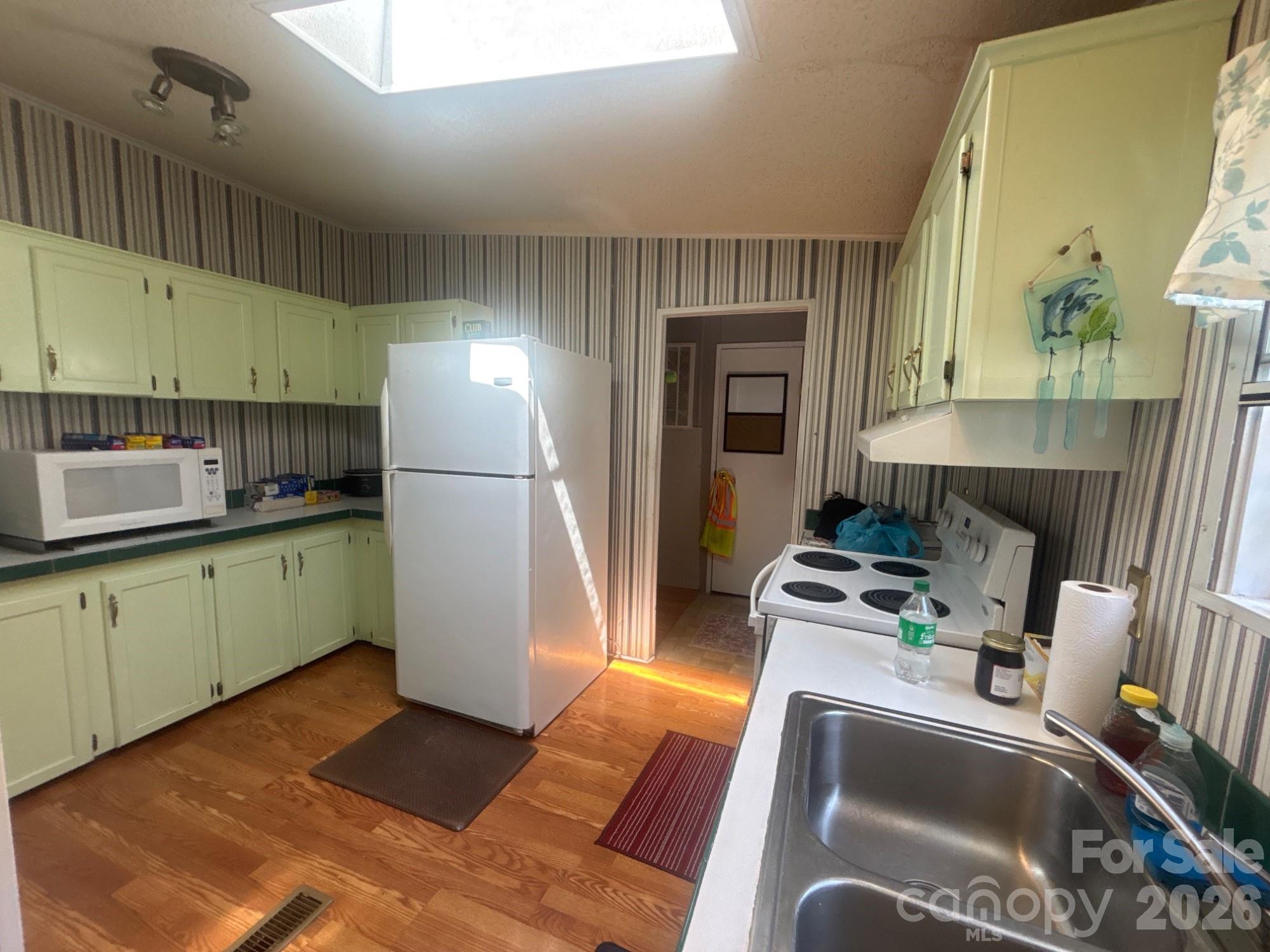 main property photo 45