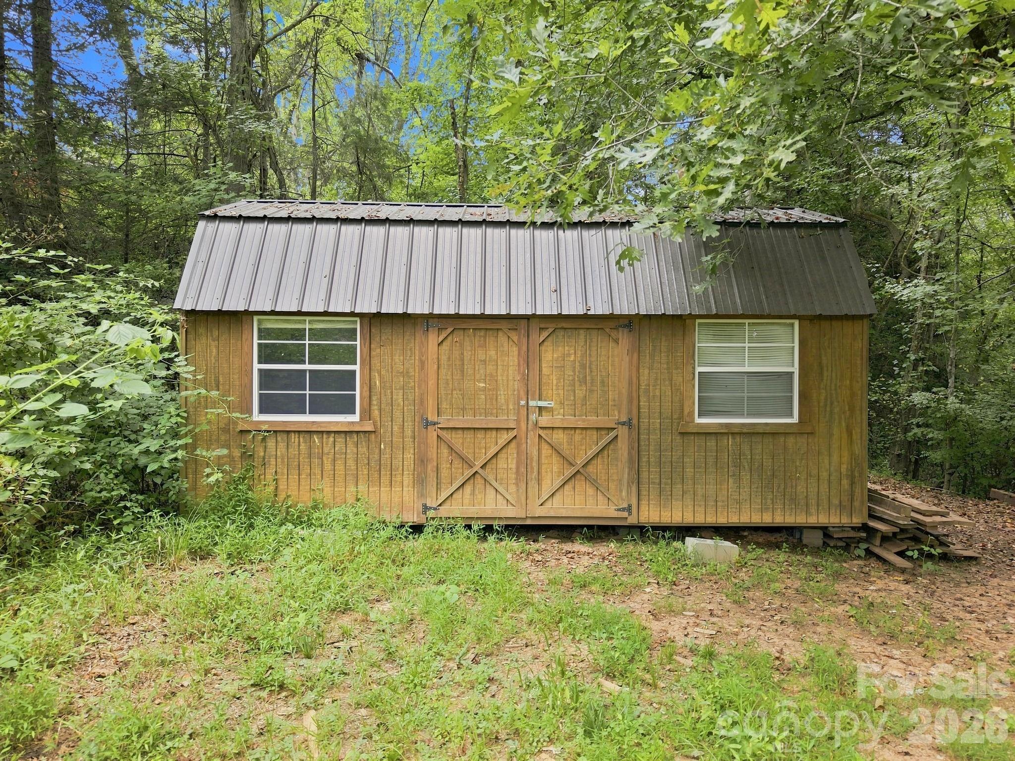 main property photo 37